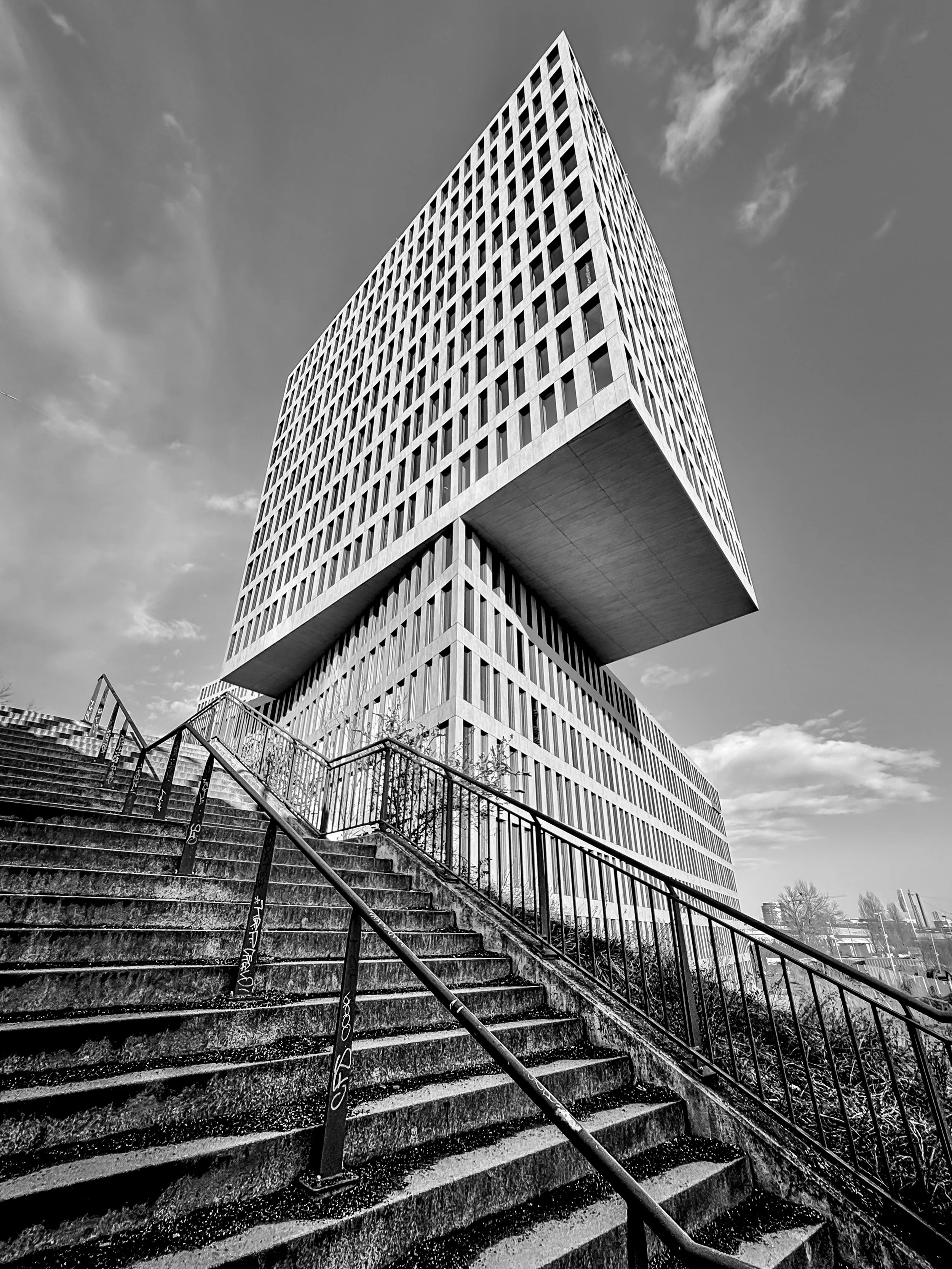 Friedenheimerbrücke Building