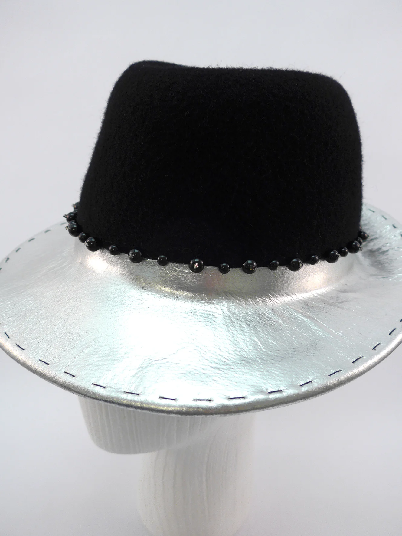 aw15 silver trilby close.jpg