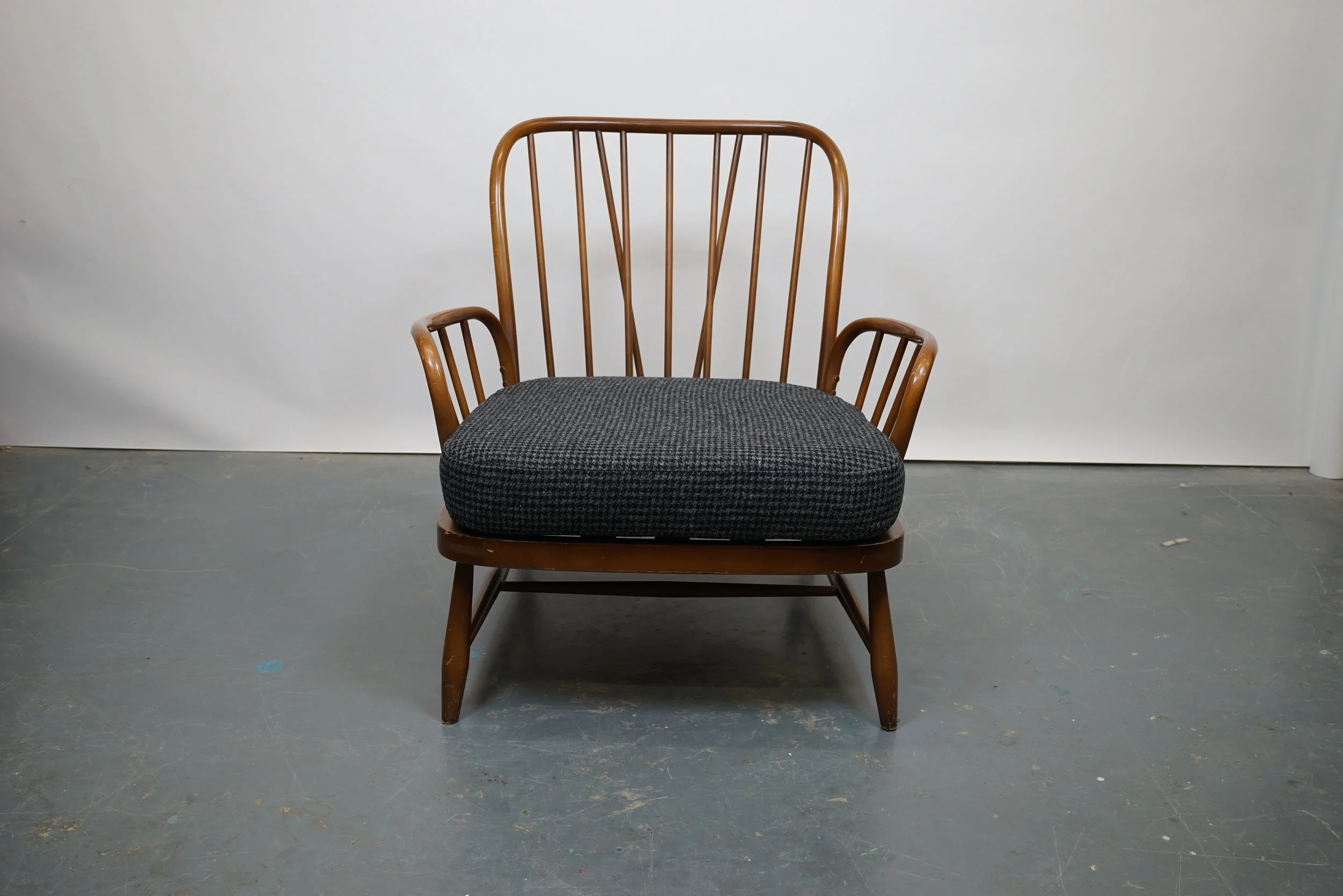 OOW - OLD OLD WOODS - Beautiful Ercol Jubilee Armchair