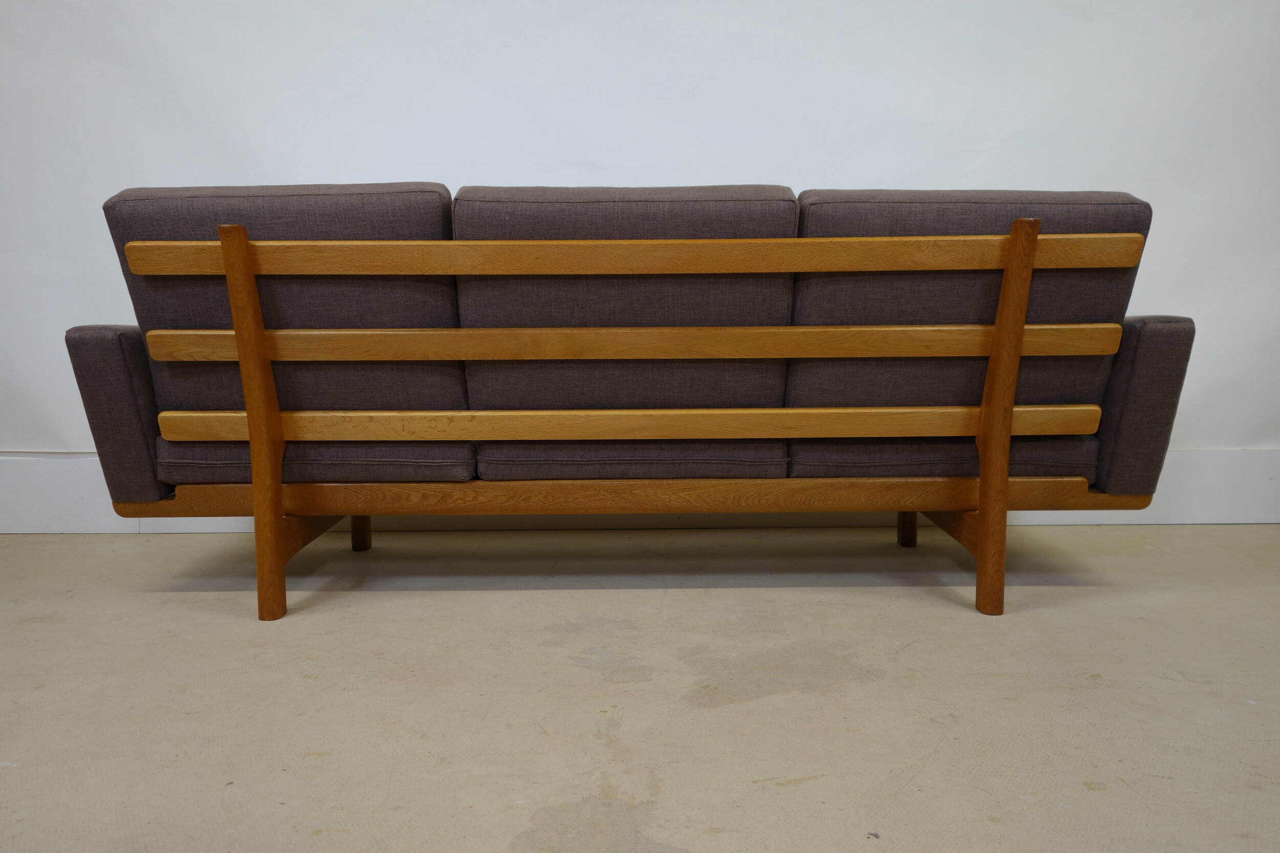 Hans Wegner 236 sofa