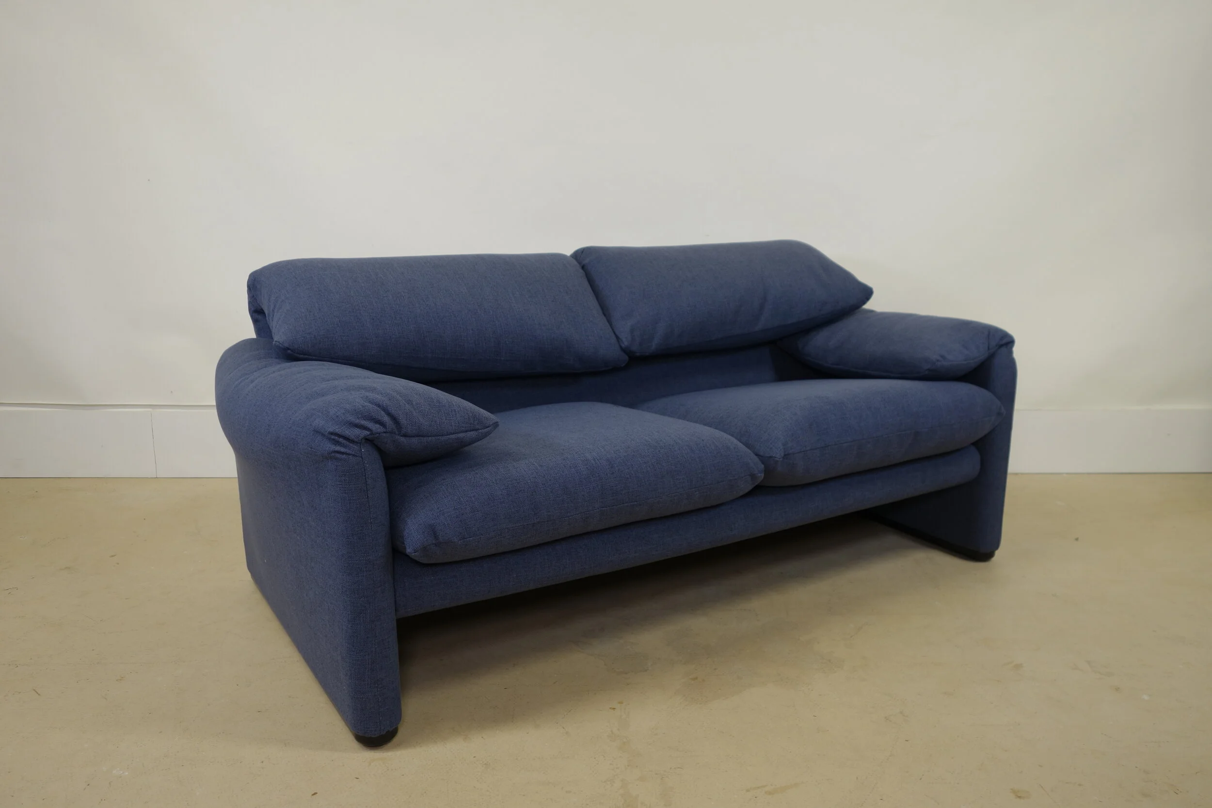 Maralunga Sofa by Vico Magistretti for Cassina  