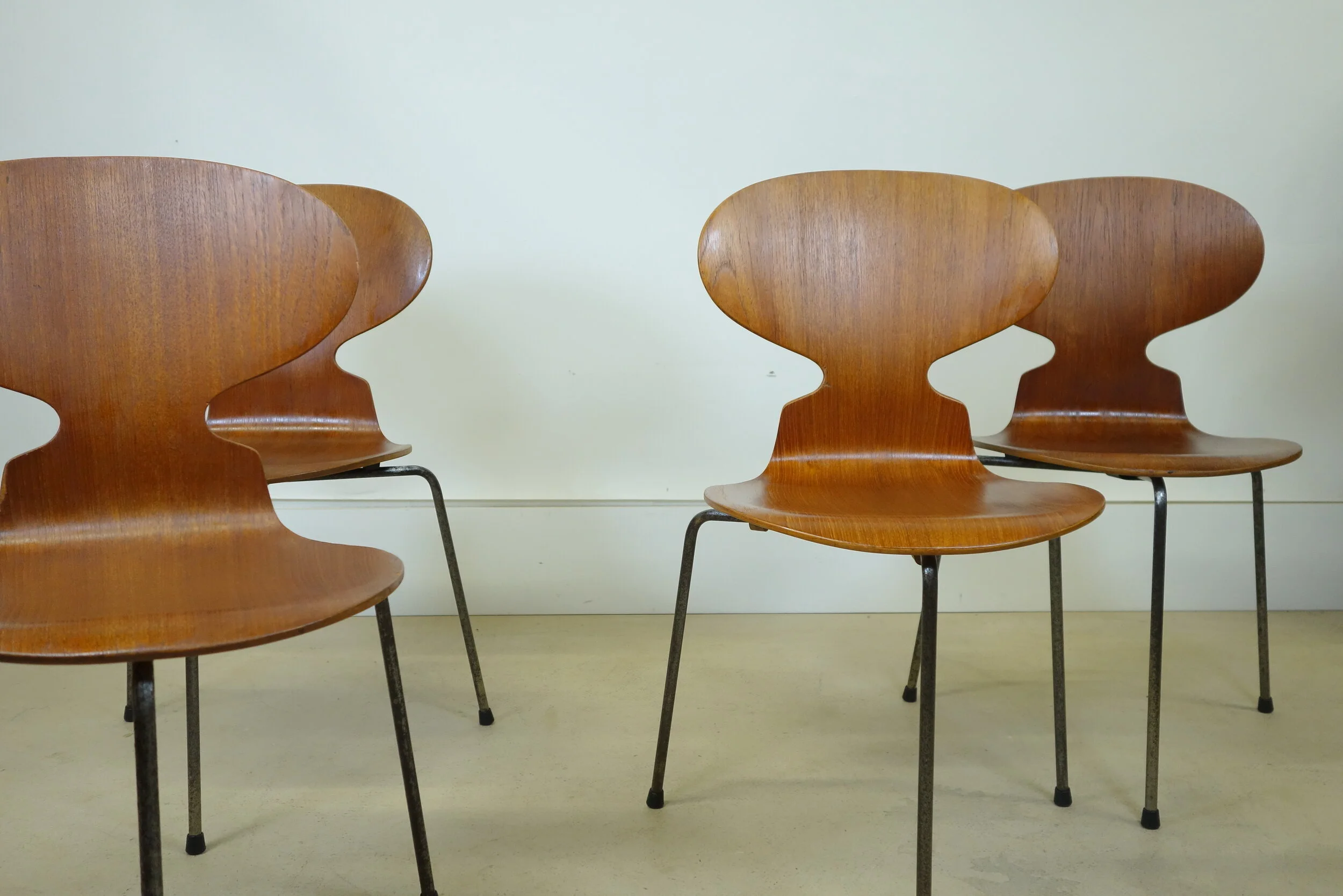 Arne Jacobsen - Ant Dining Chairs