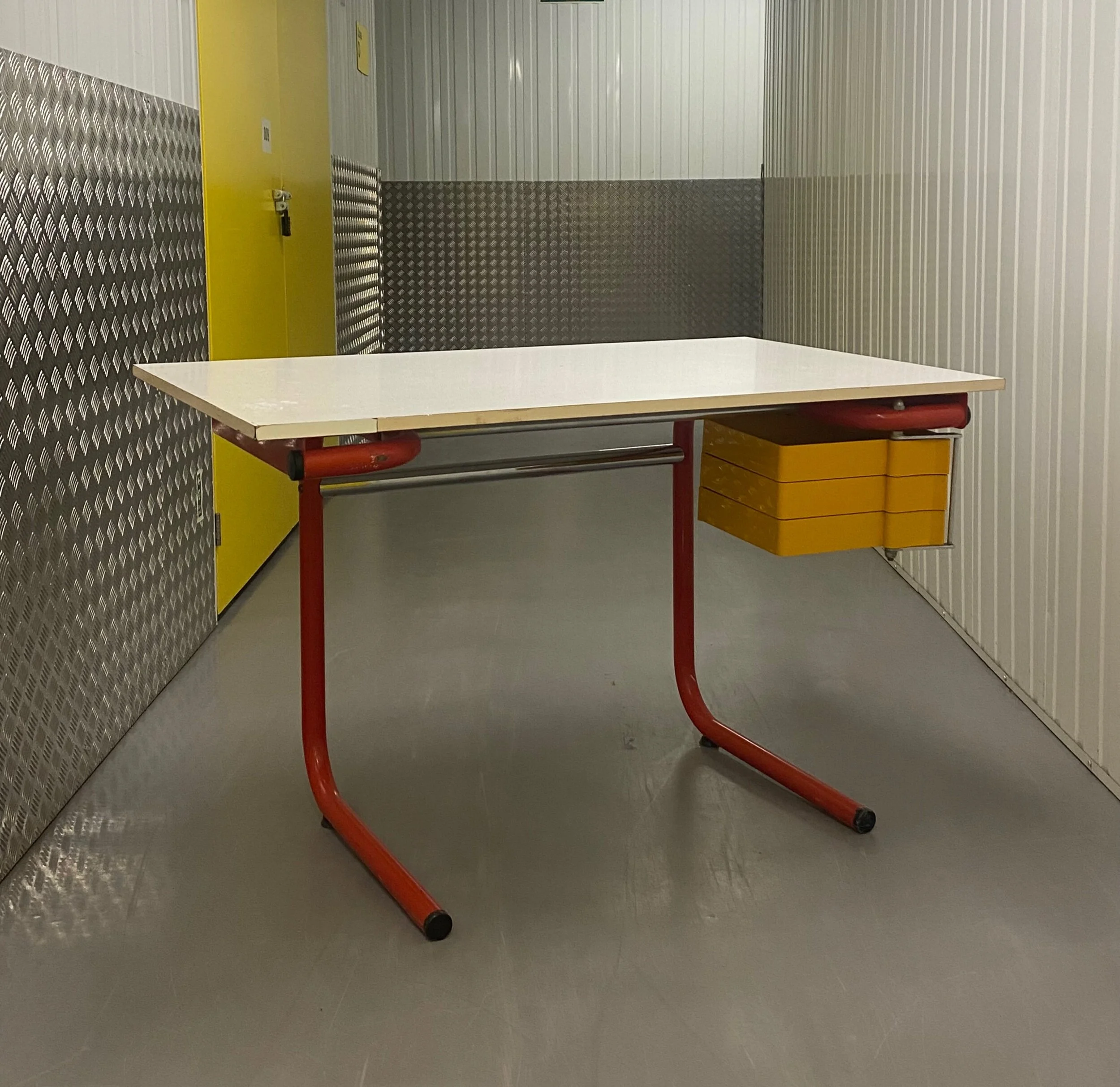 DAD765B5-2186-44D3-BCF5-451D9EF486E1