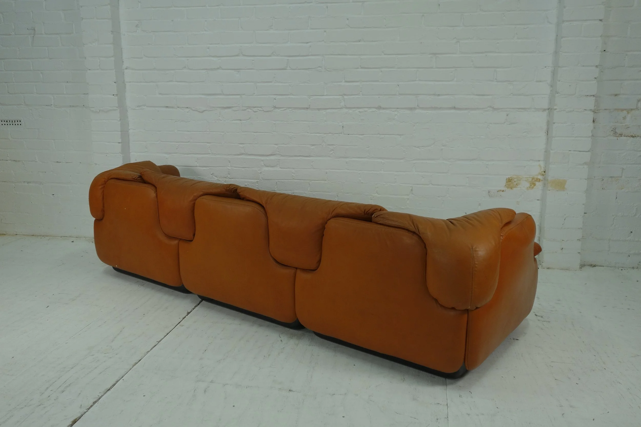 Confidential Sofa by Alberto Rosselli vintage design