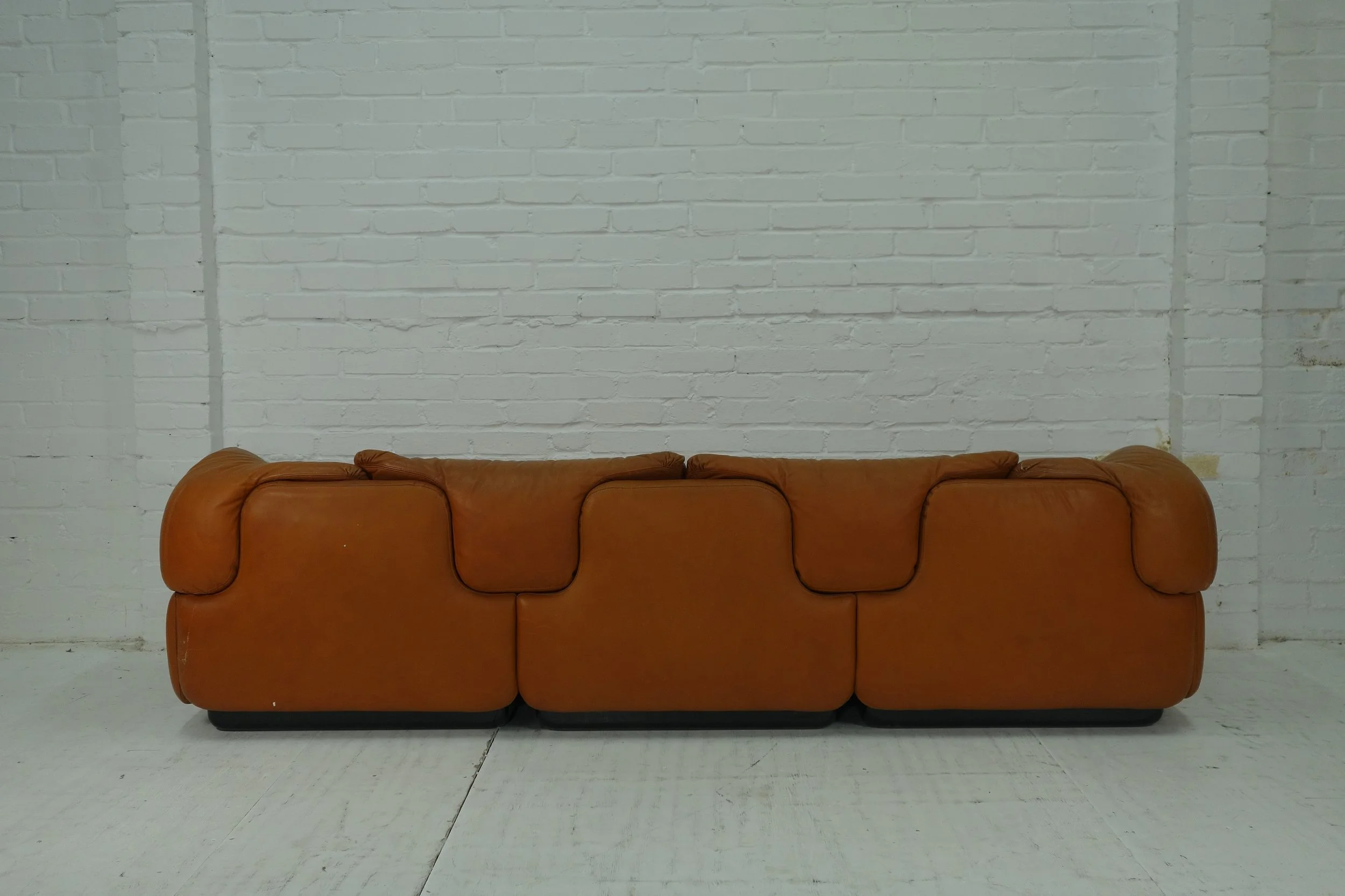 Confidential Sofa by Alberto Rosselli