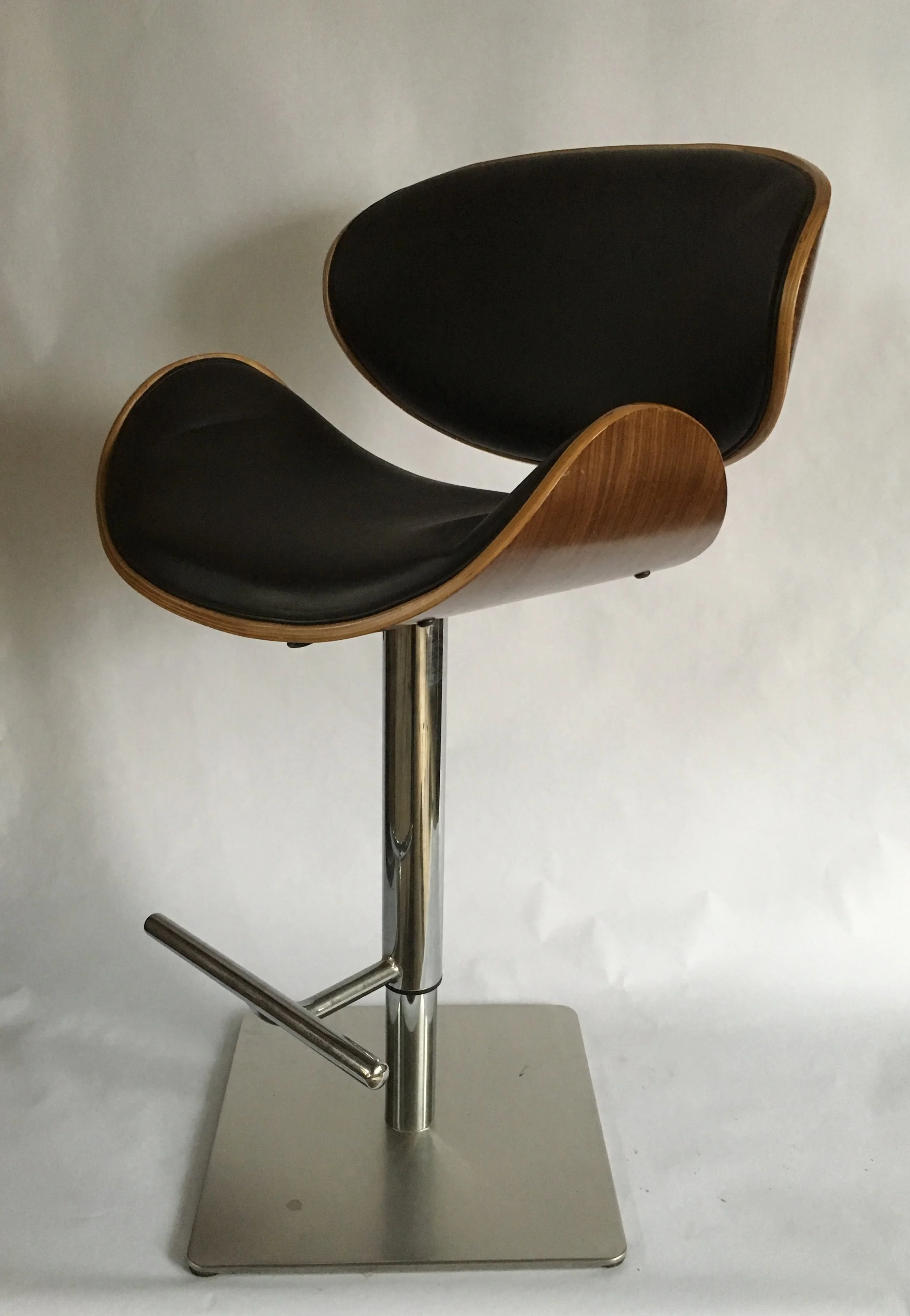 Mod Barstool on Pedestal Base