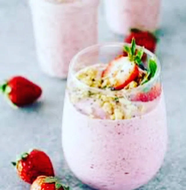 Strawberry Banana Chia Smoothie