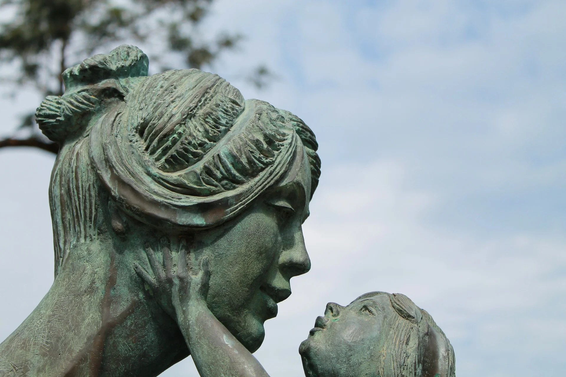 mother-589730_1920.jpg