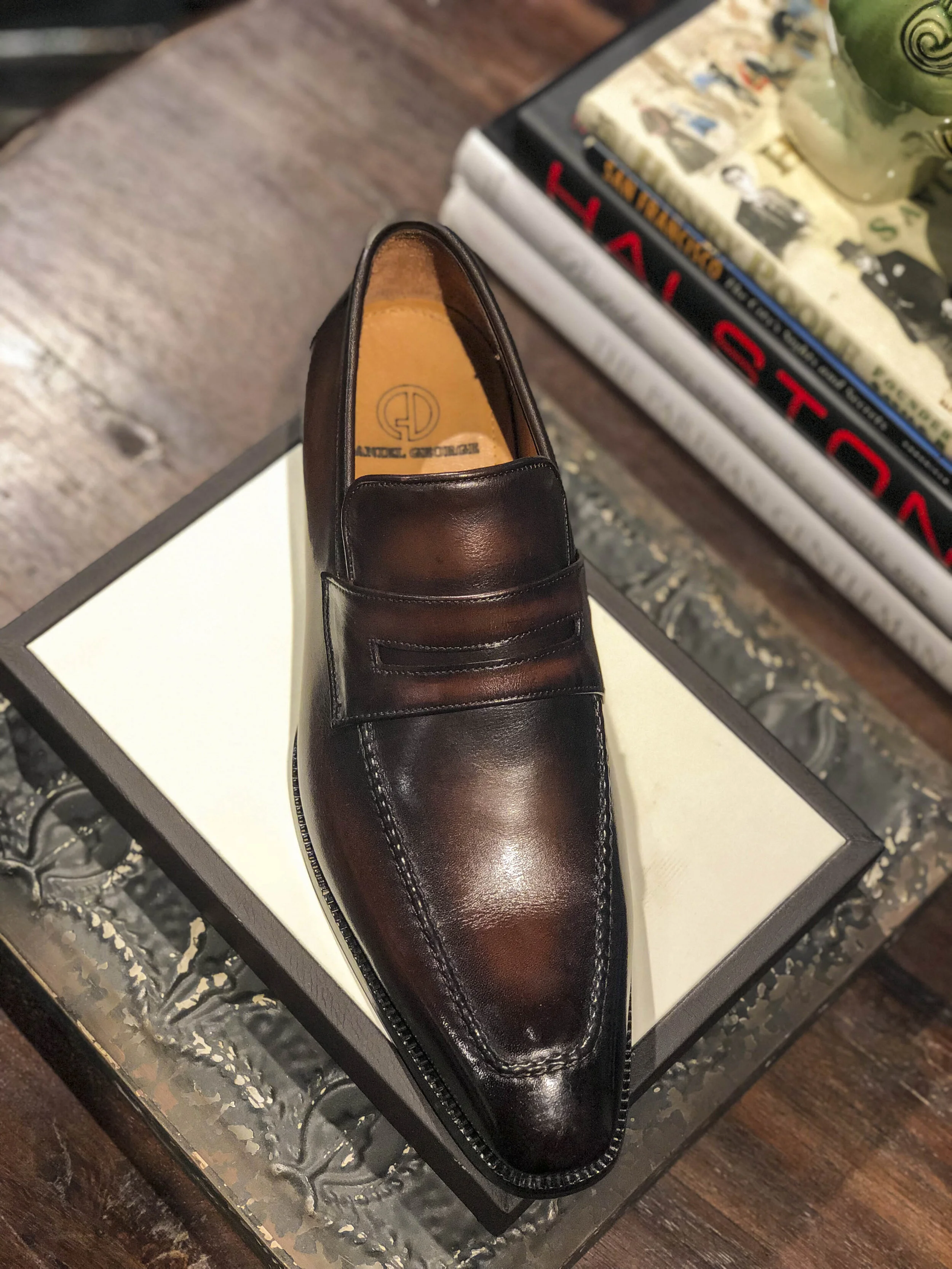 Brown_loafer_2.jpg