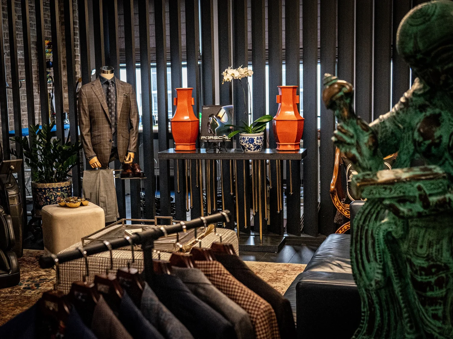 Daniel George Lake Forest showroom