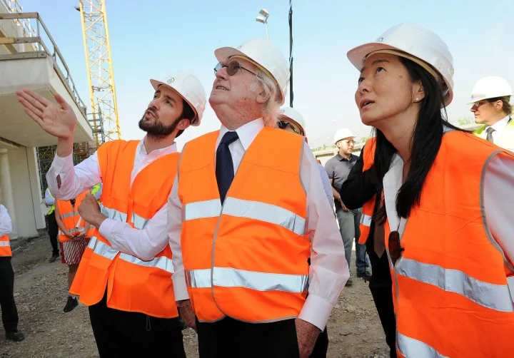 Vivian Lee with Ricard Meier and Simone Ferracina at the Italcementi i.lab construction site in Bergamo, Italy. © Richard Meier & Partners