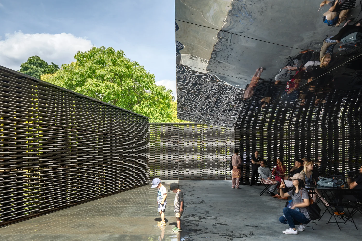 Serpentine Pavilion - photography by Rafael Gamo