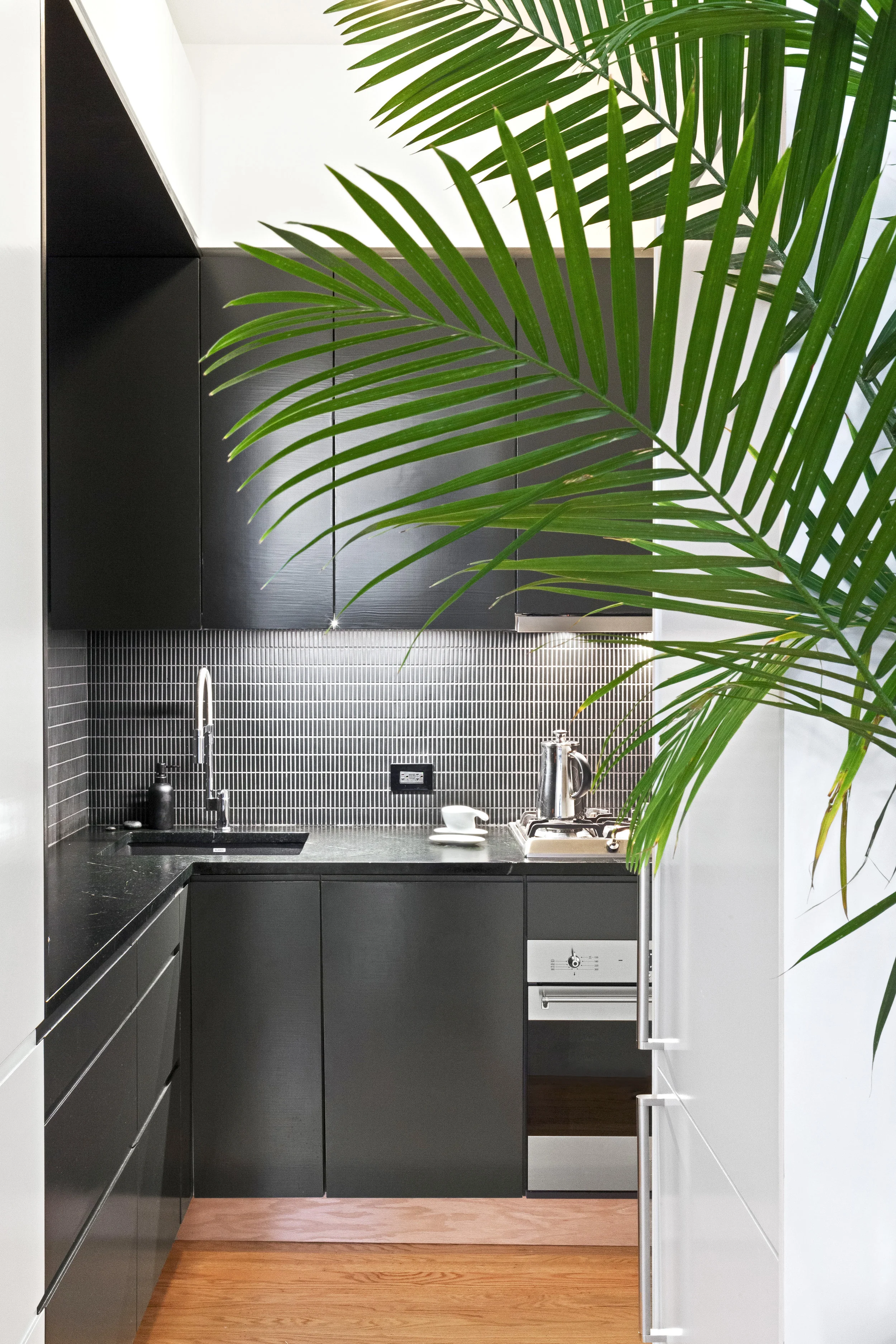 Kitchen by Sweeten architect Bureau.