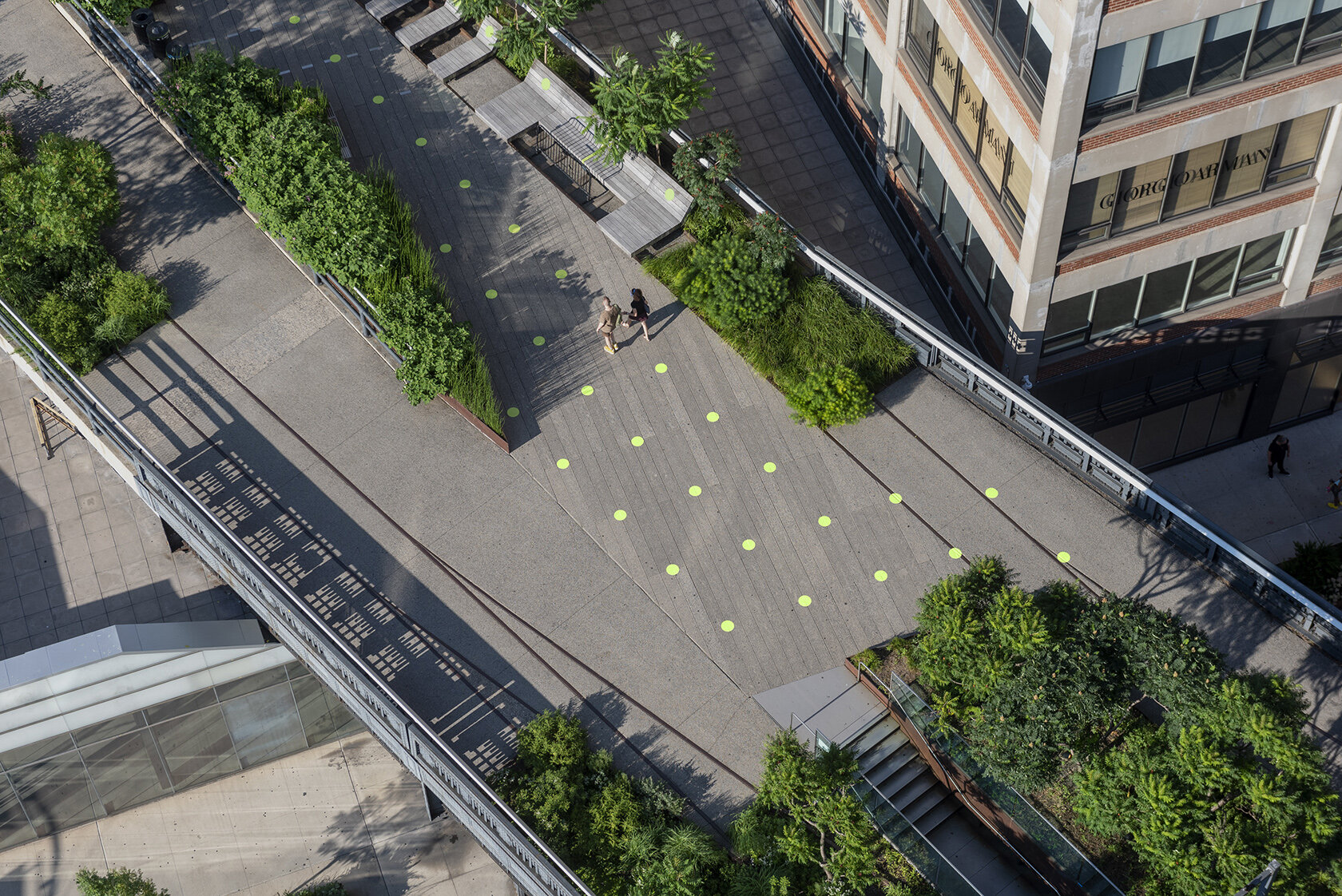 Social Distancing Guidelines on The High Line