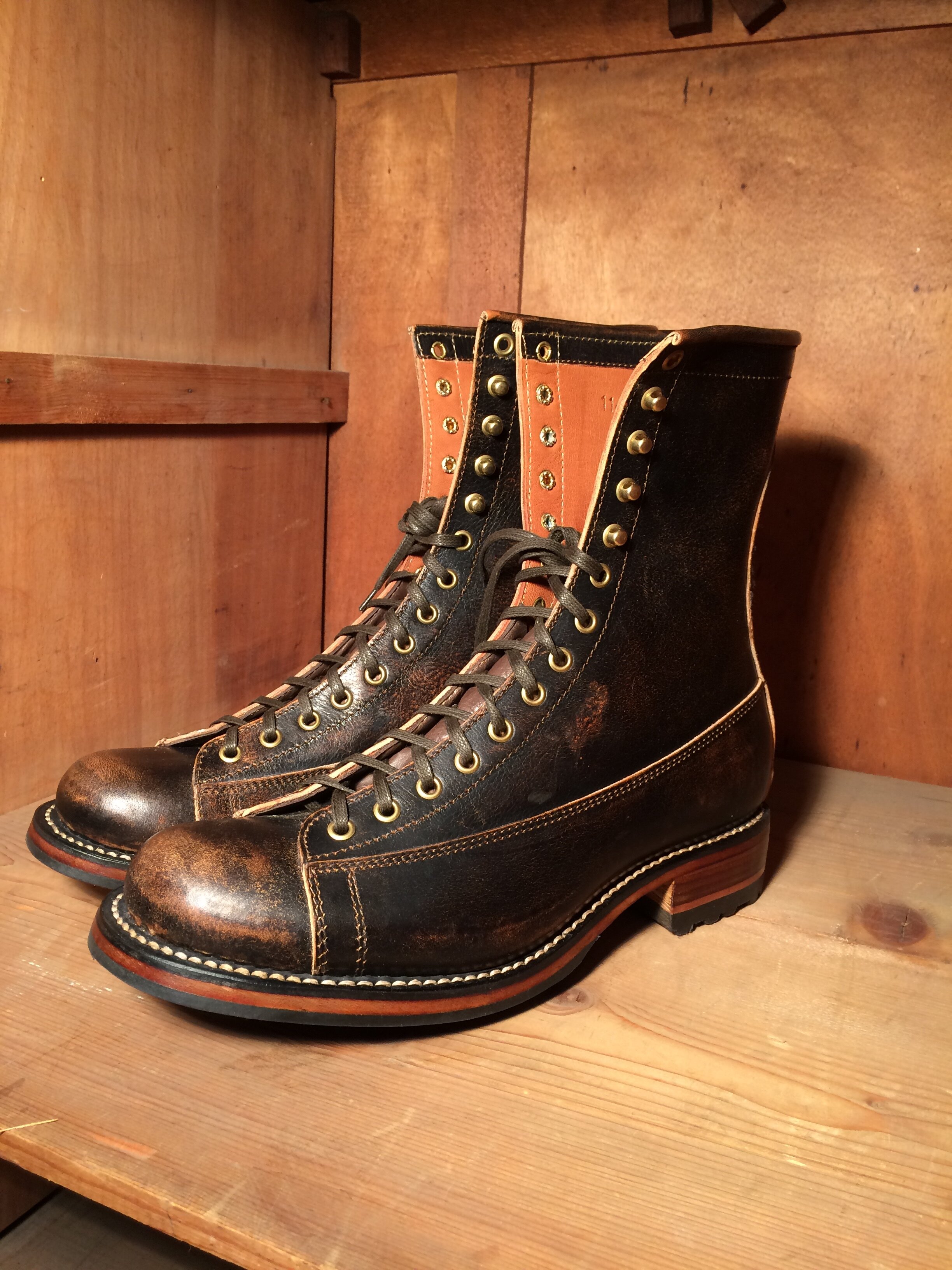 purpose of lace to toe boots