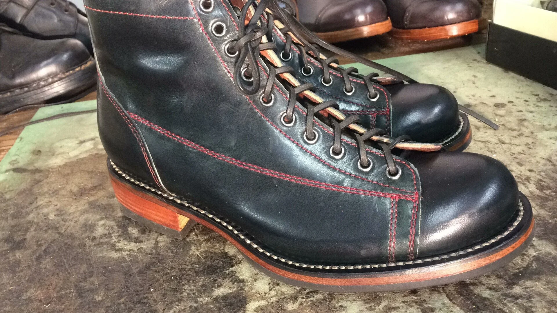 purpose of lace to toe boots