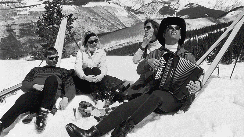 VRC253-006-Vail-5-Lifestyle.gif
