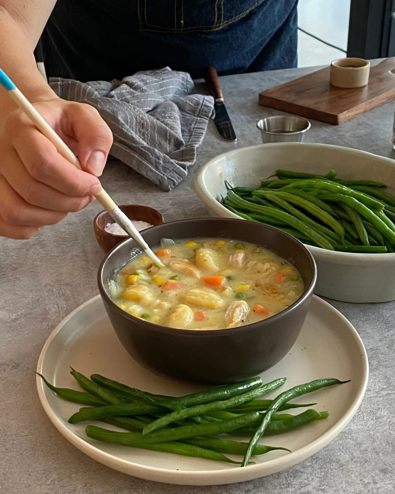 Around here, our canvases look a little different! 🖌️ Some behind-the-scenes action from a photoshoot we did for @saferplate. 

Food stylist: @sarastylesfood 

#BTS #FoodPhotography #FoodPhotographer #MinneapolisPhotographer