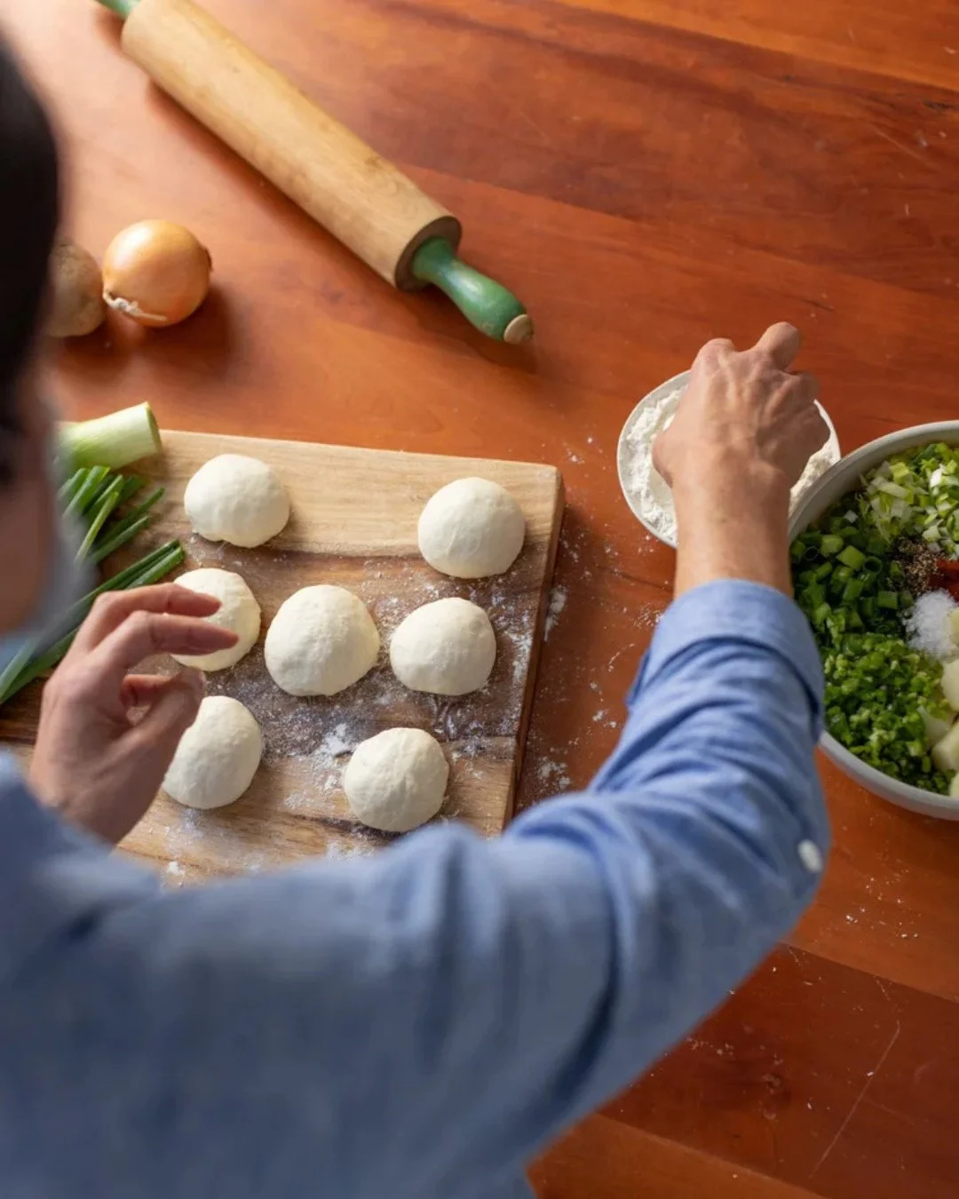 Action shots are some of our favorite moments to capture! When hands are reaching, stirring, or kneading, the story starts to come through without needing any words.⁠
⁠
#FoodPhotographer #CPGPhotographer #MinneapolisPhotographer