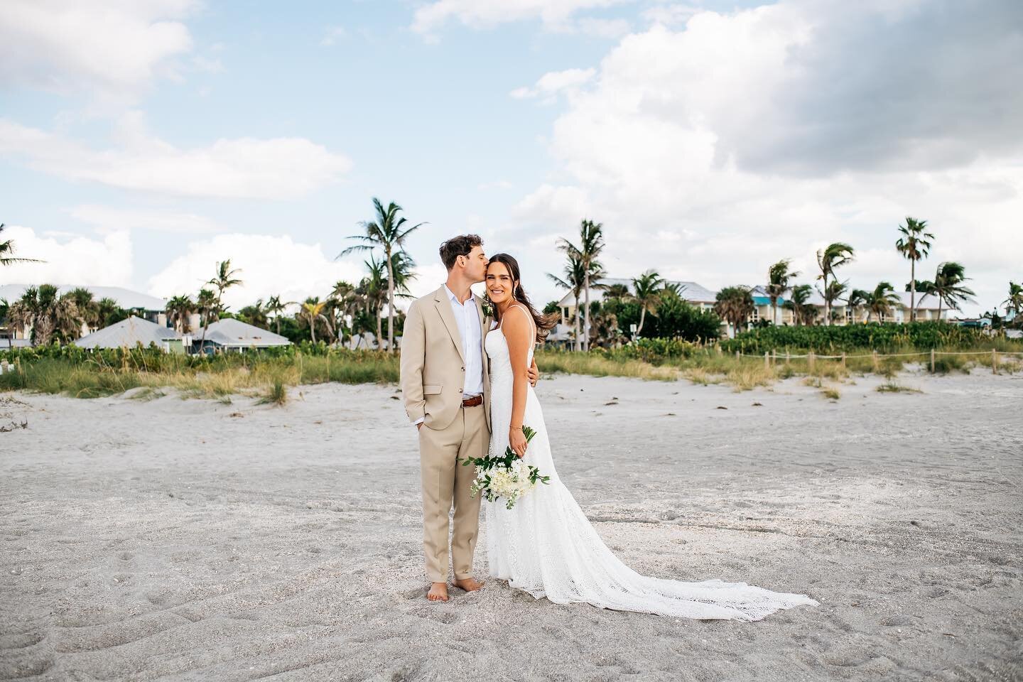 The most beautiful wedding @tweenwaters for @plantedxnatalie  and Daniel. 
@floralartistrystudios @thedjtommyg @naplesmakeupartistry @soeventfulswfl  @lhegendaryweddings