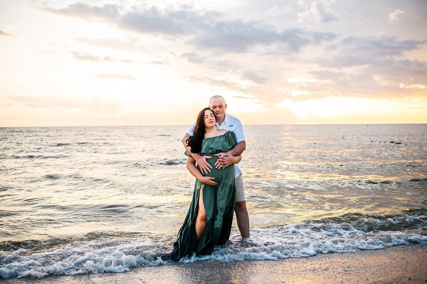 So excited for this sweet couple 🤍 @k.r.condon 

#maternityphotography #fortmyersphotographer #naplesphotographer #sanibelphotographer 

@saltivydress