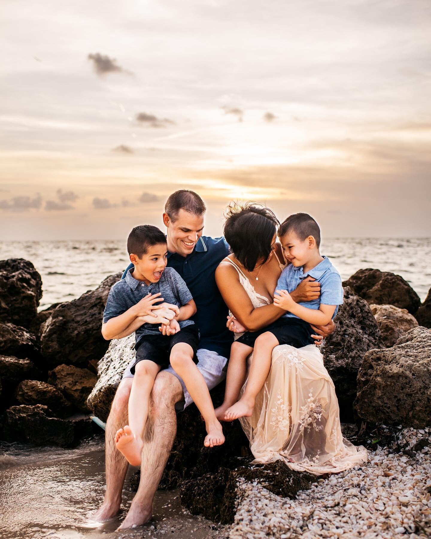 Giggles on the beach 🧡

#fortmyersphotographer #naplesphotographer #swflphotographer