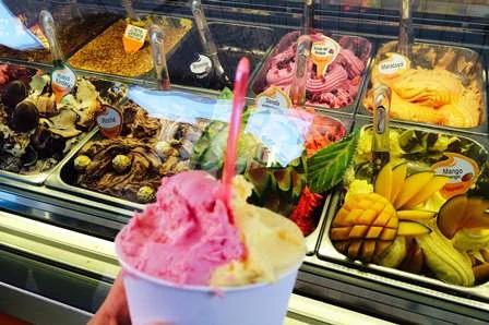 Enojy some Gelato in Granada