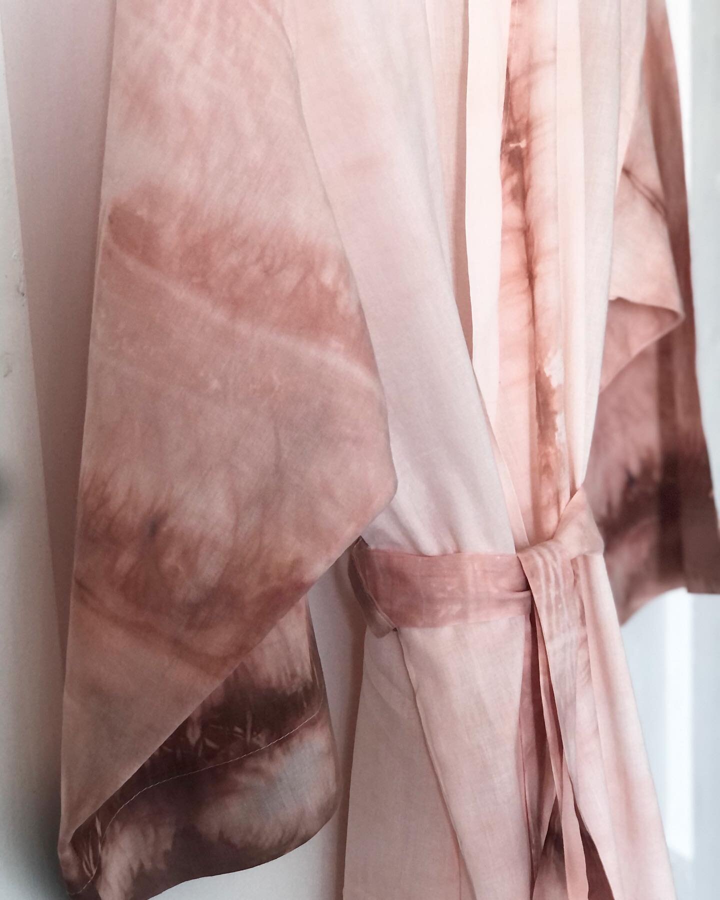 Mare&rsquo;s Tail

Rose Gold

Shibori. 

Need we say more? 

#cotton #shibori #handmadebyme #