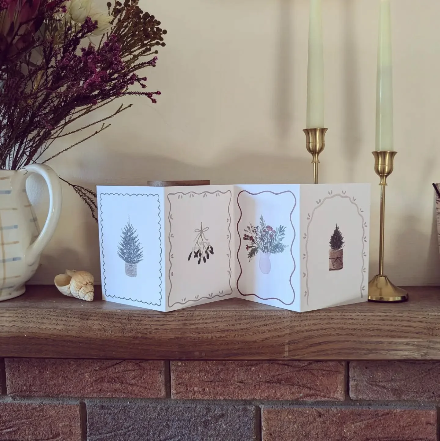 The concertina cards have pretty much sold out already which is beautifully appreciated ✨😍 I will get more on their way!

If you are a stockist and would like a new brochure please get in touch. I'm sending pretty post and samples as we speak! 💌✨