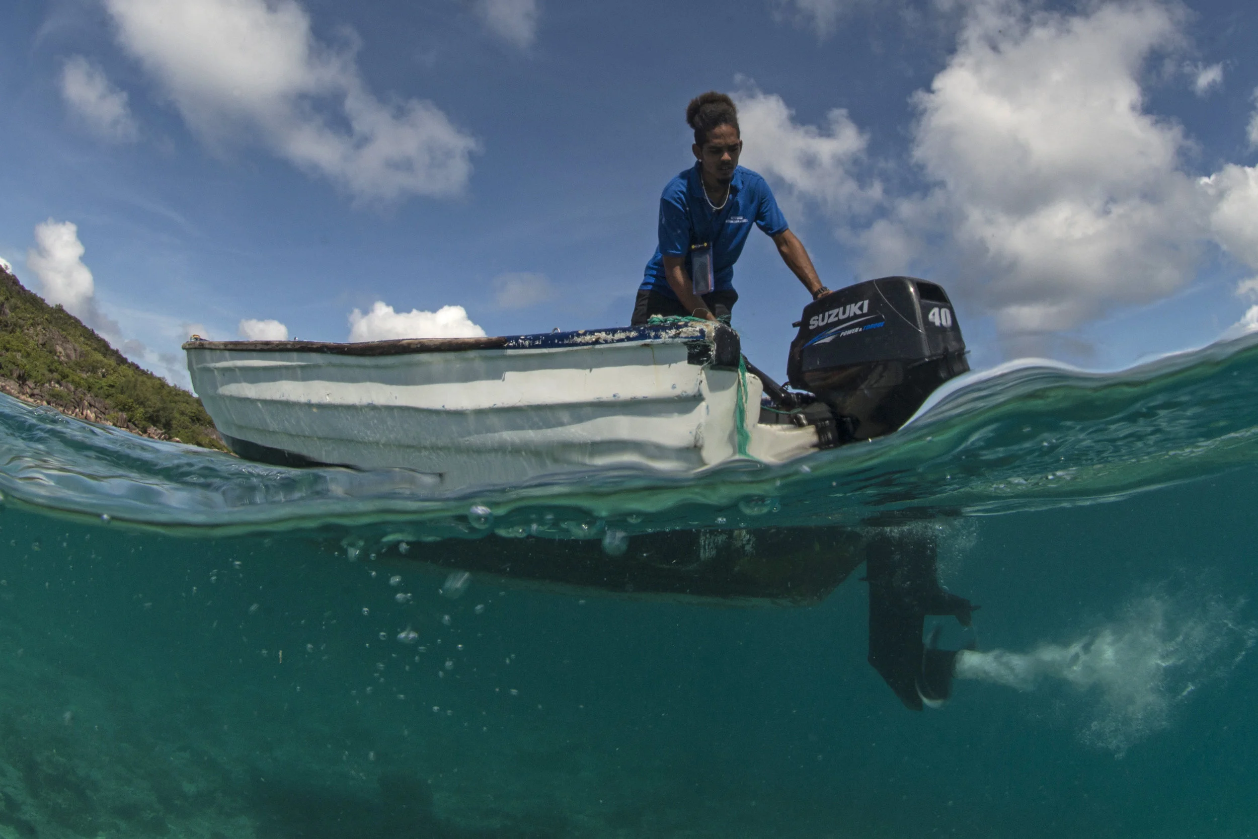 FISHERMAN, seychelles CREDIT: THE OCEAN AGENCy / coral reef image bank