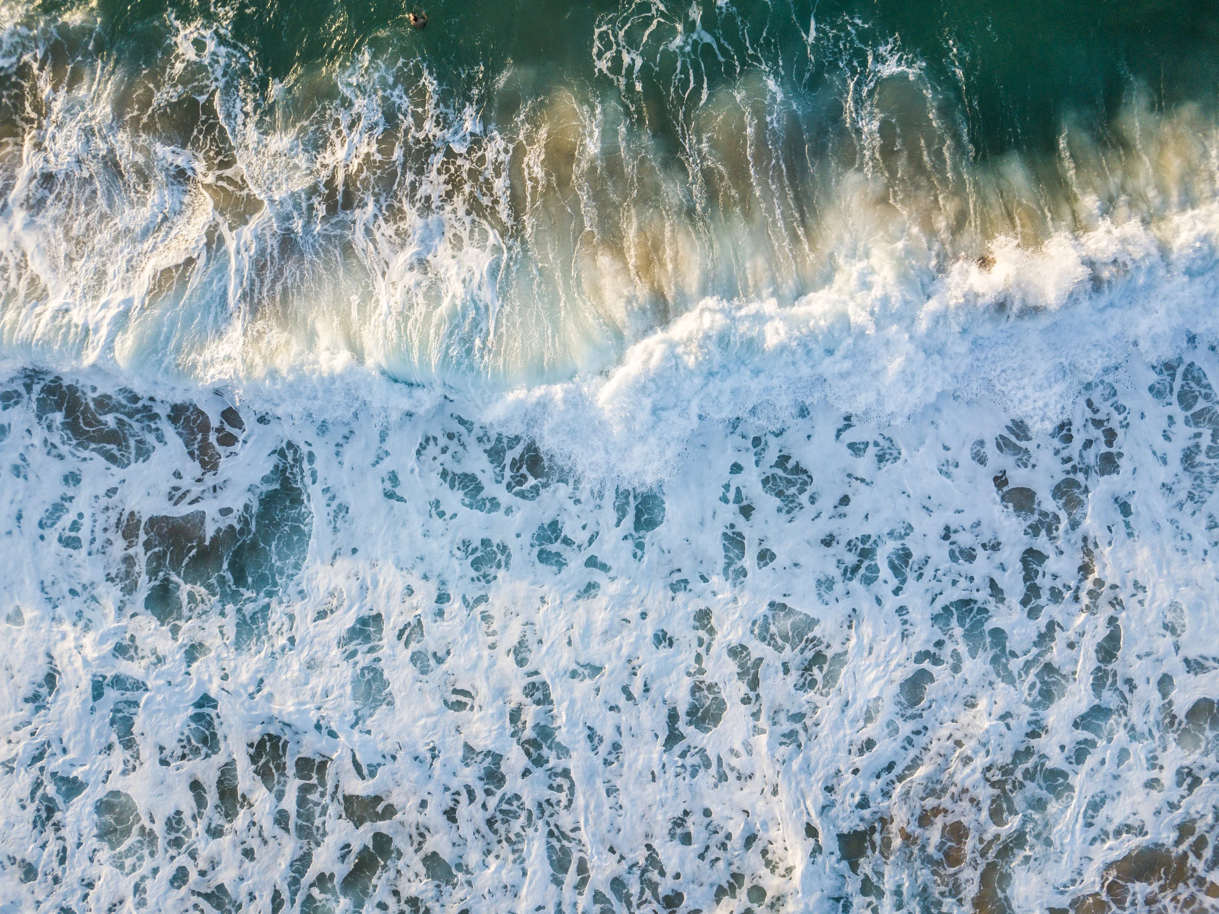 HAWAII waves CREDIT: Kimberly jefferies / coral reef image bank