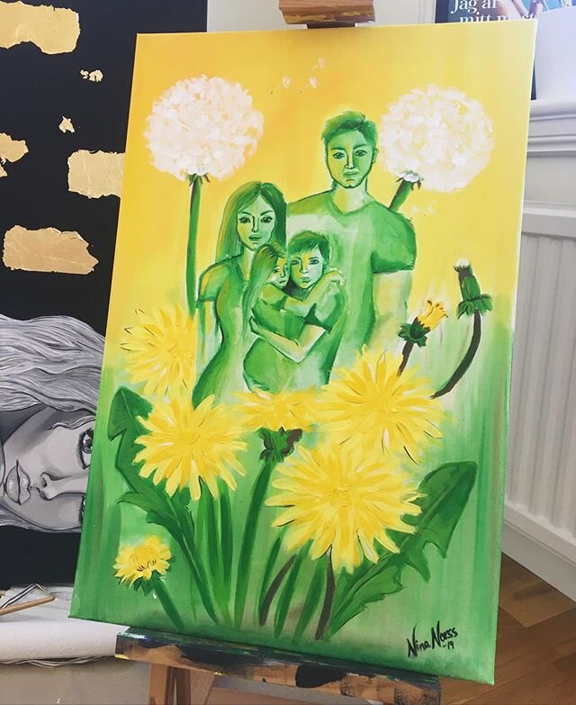 I call this one Maskrosbarn. 🌿 I painted this for my brothers birthday. It is a portrait of me and him both as children and strong grown ups. This piece is now hung up on his wall. .
.
.
.
. .......
#art🎨 #artbyninaparinorss #art #artbyme #konst #k