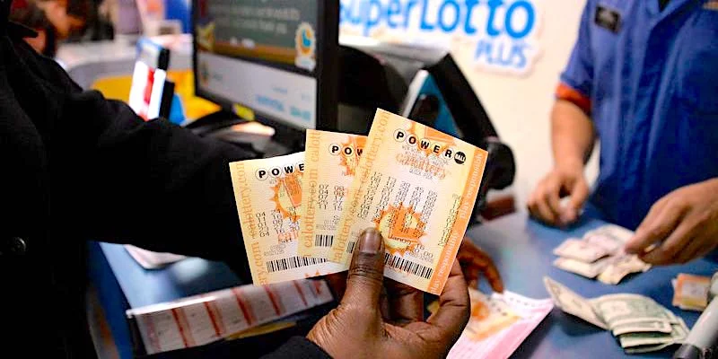 Quick-thinking clerk saw woman had left her $1 million Powerball ticket on the counter