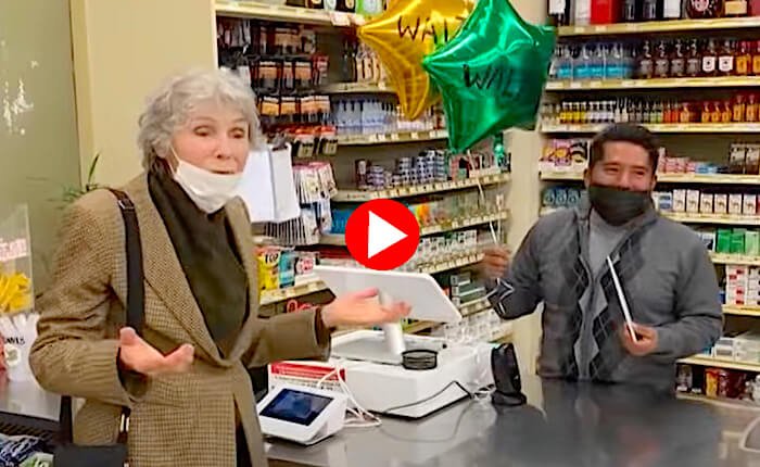 Generous 86-year-old woman shares lottery winning prize with store cashier