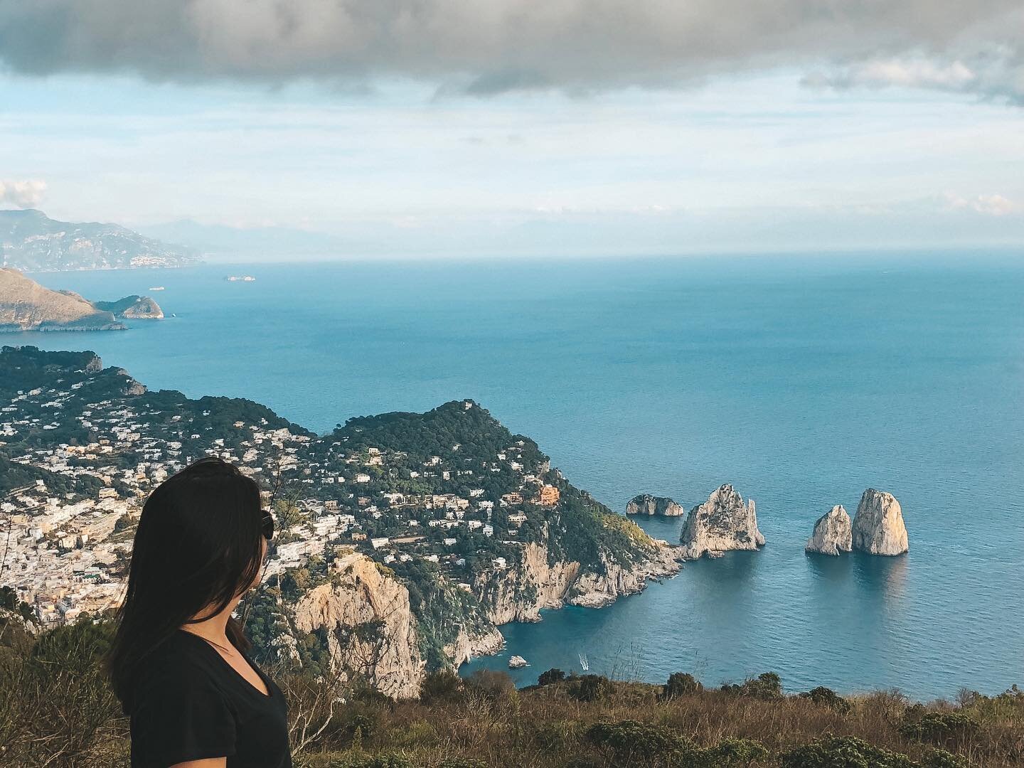 Hello 2021. Please be good to us. Wishing you all a happy and most importantly a healthy New Year!
*
*
*
*
*
#girlsfrombehind #visitcapri #darlingescapes #damestravel #femmetravel #capriisland #wearethetravelgirls #destination_italy #amazingplaces #a