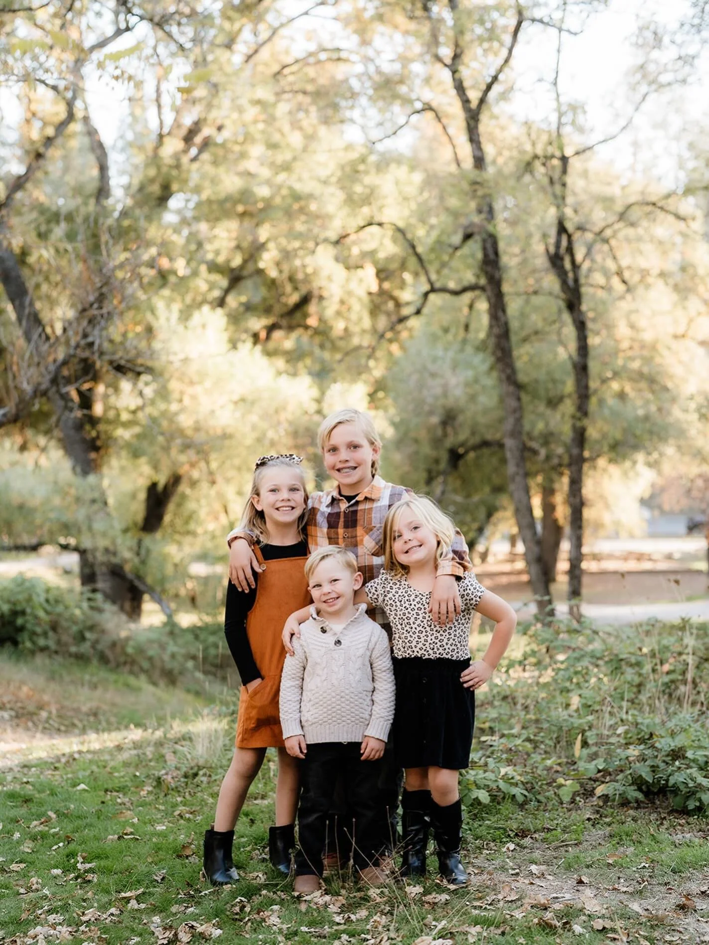 I will keep the gift card sale up until I sell out.  3 45 min sessions left at 100$ off and 5 more 20 min mini sessions left at 50$ off.  Link to buy in highlights and story. @eliseoswanson