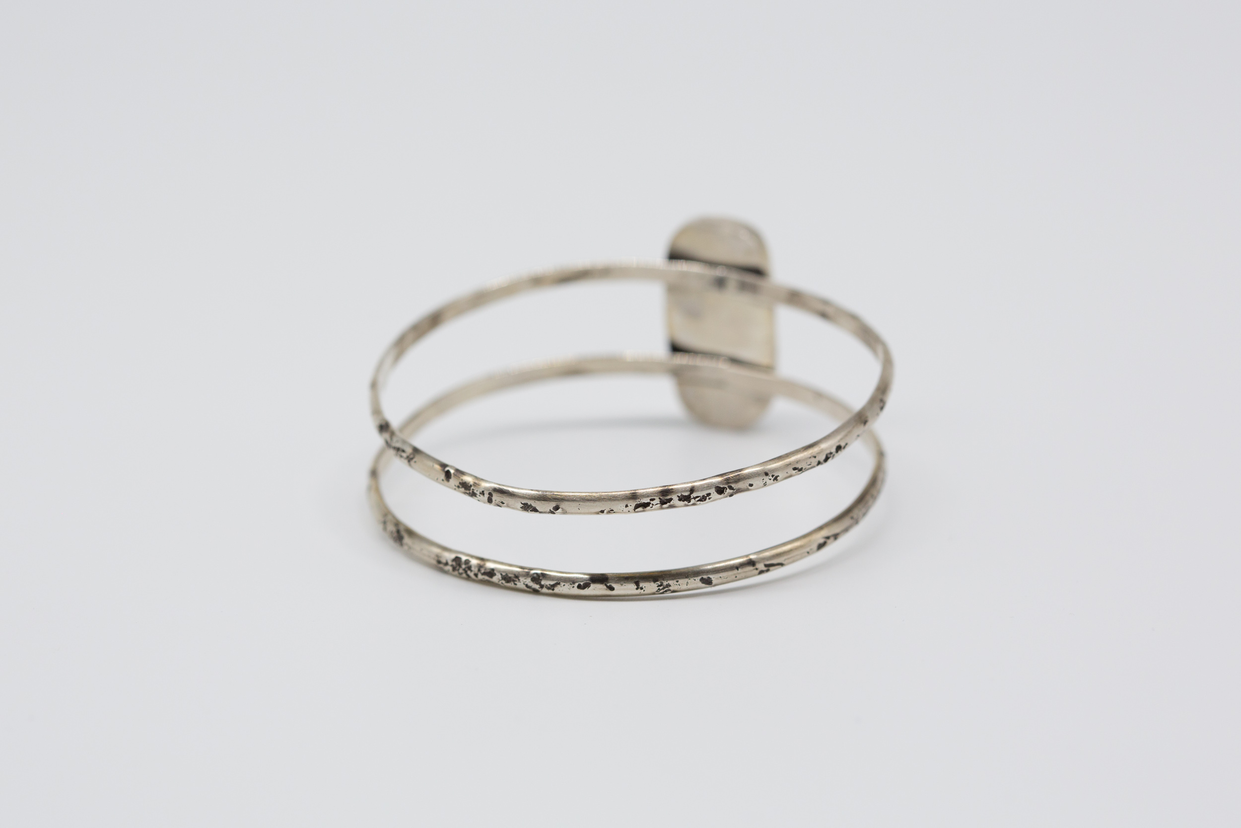 golden holes bangle back.jpg