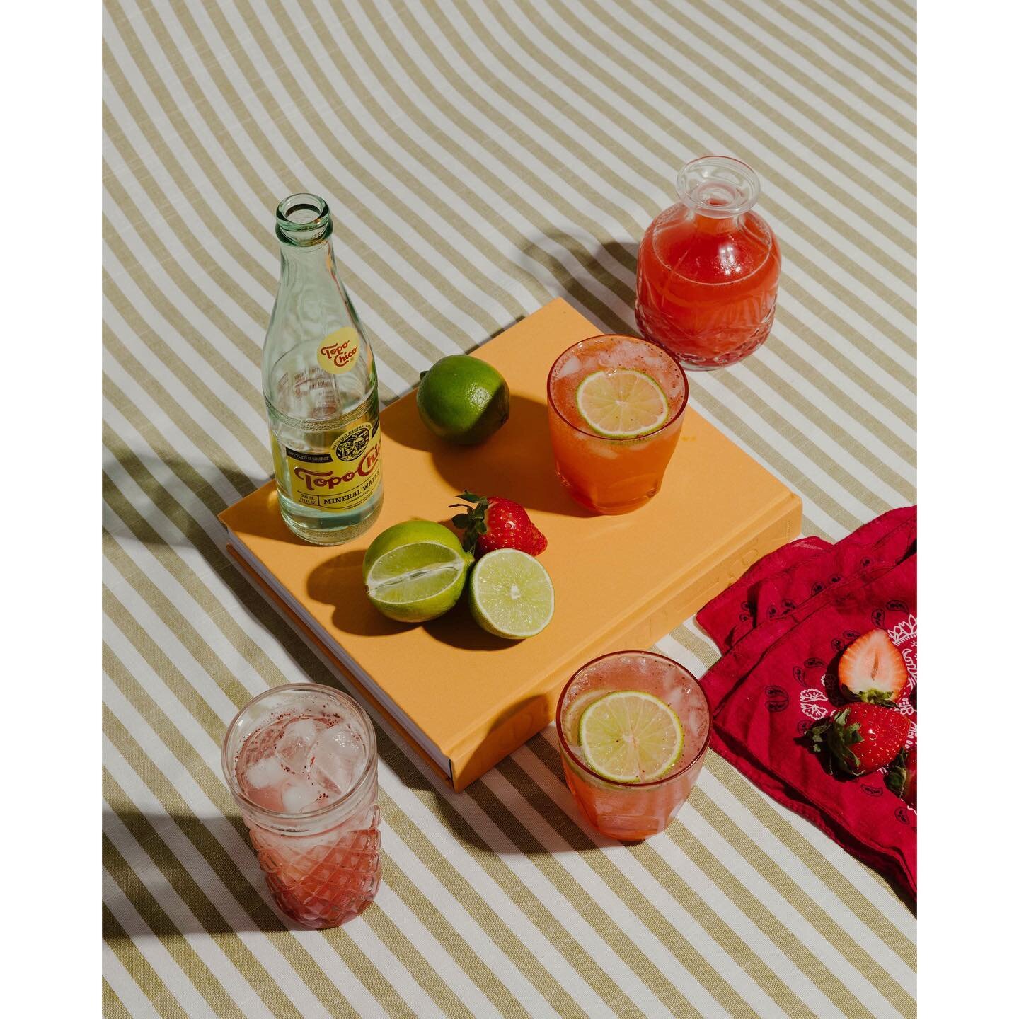 Recent work for the Alys Beach Gazette and @devote.studio 📰 
⠀⠀⠀⠀⠀⠀⠀⠀⠀
#cocktail #topochico #alysbeach #summerdrink #cocktails #cocktailsofinstagram