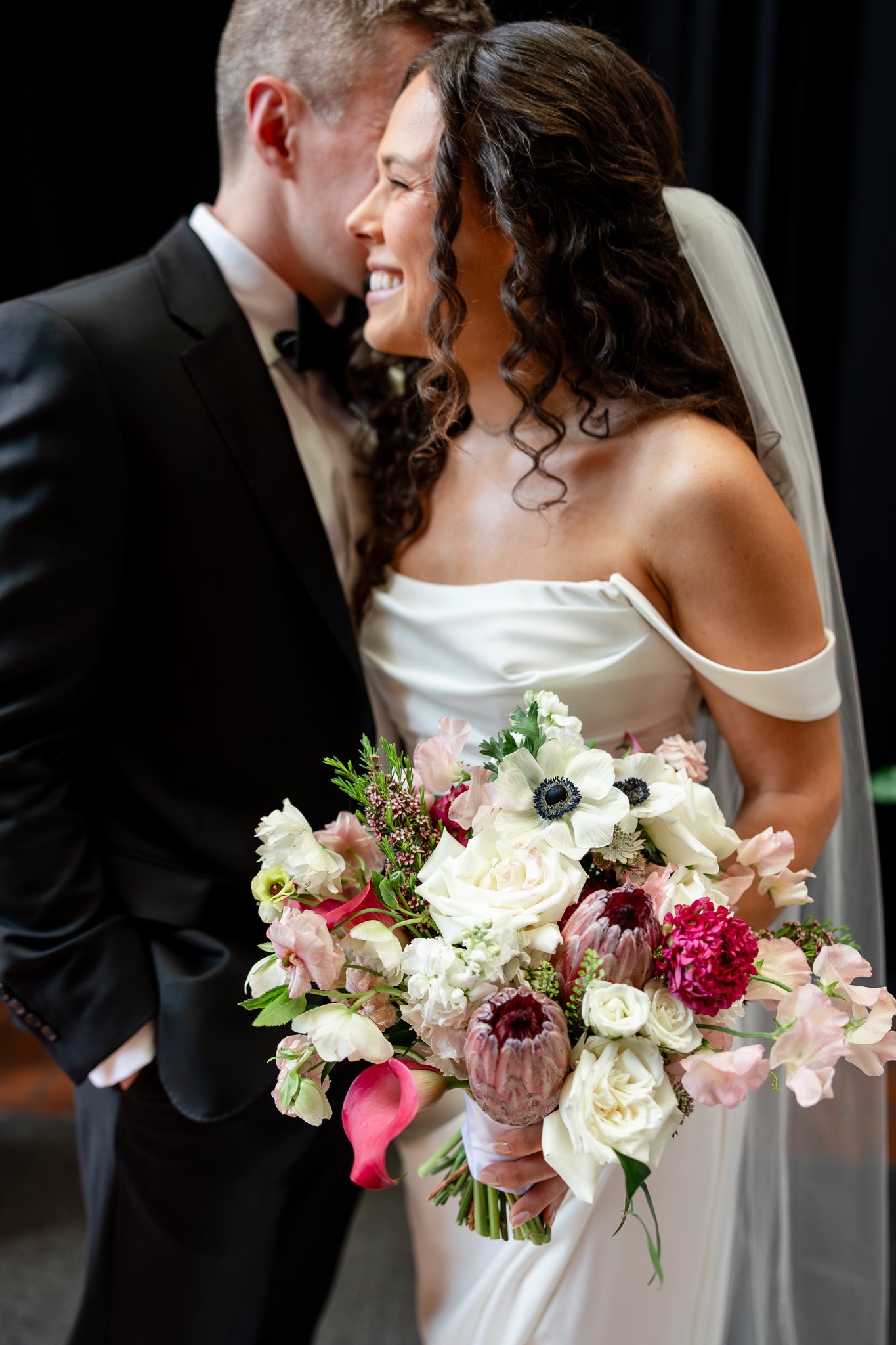 Europa-Court-in-the-Square-Seattle-Wedding-Sarah-Campo-Photography-129.jpg