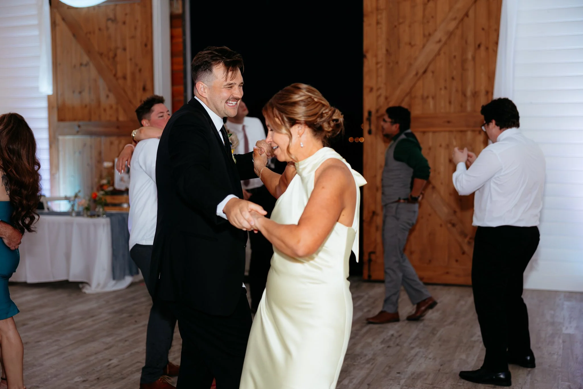 Fiddlers-Bluff-Snohomish-Wedding-Sarah-Campo-Photography-571.jpg