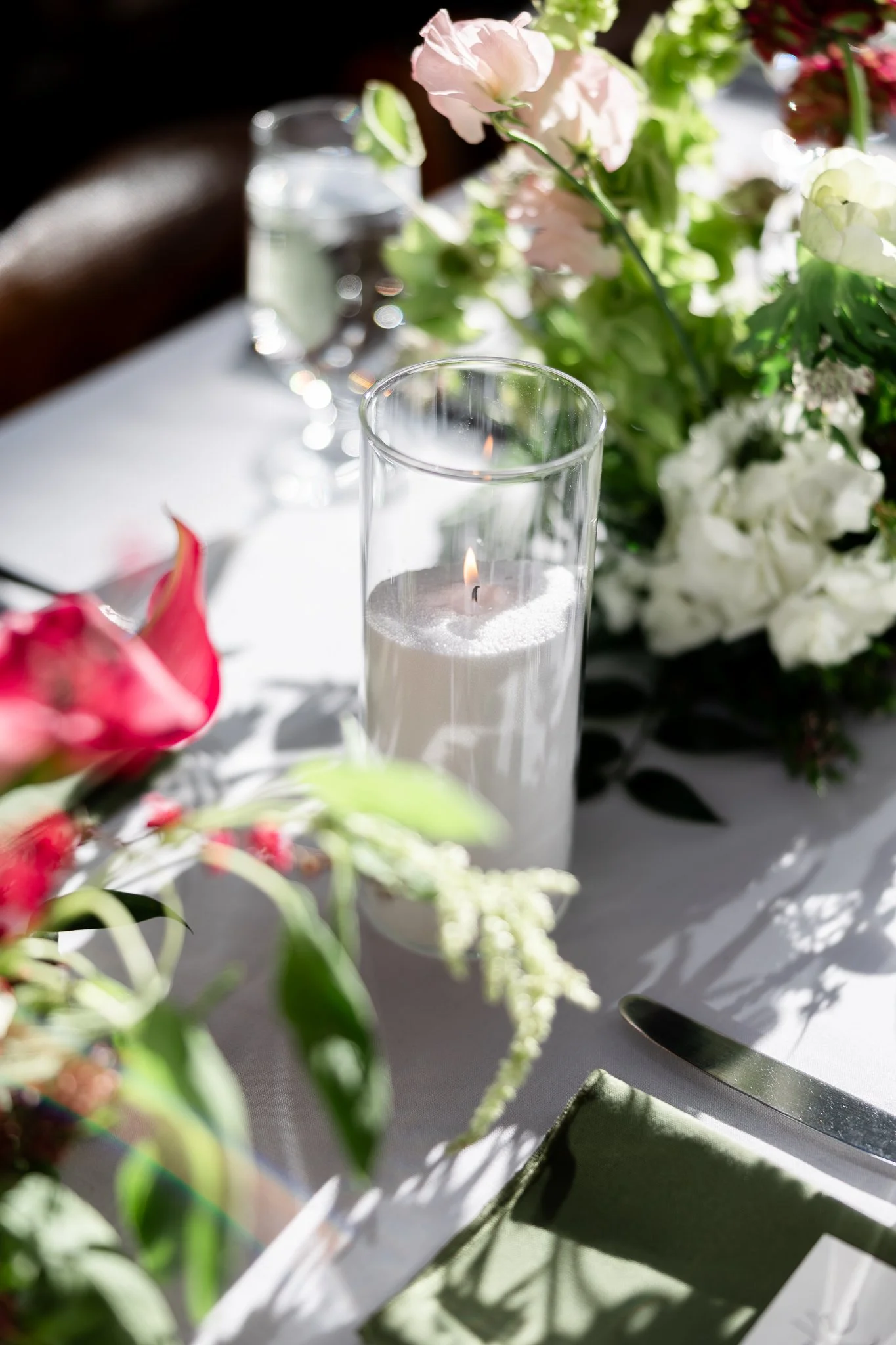 Europa-Court-in-the-Square-Seattle-Wedding-Sarah-Campo-Photography-292.jpg