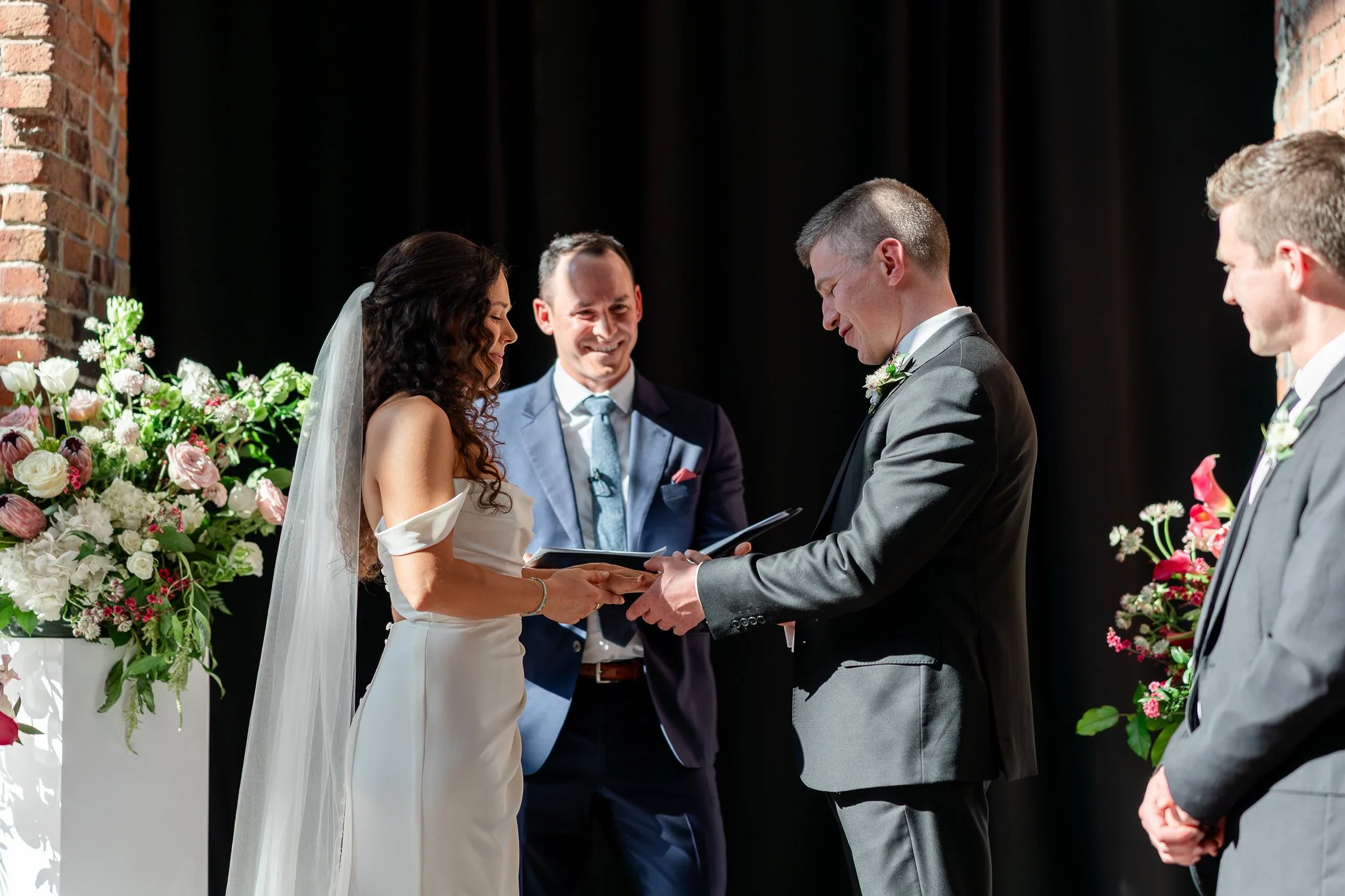 Europa-Court-in-the-Square-Seattle-Wedding-Sarah-Campo-Photography-218.jpg