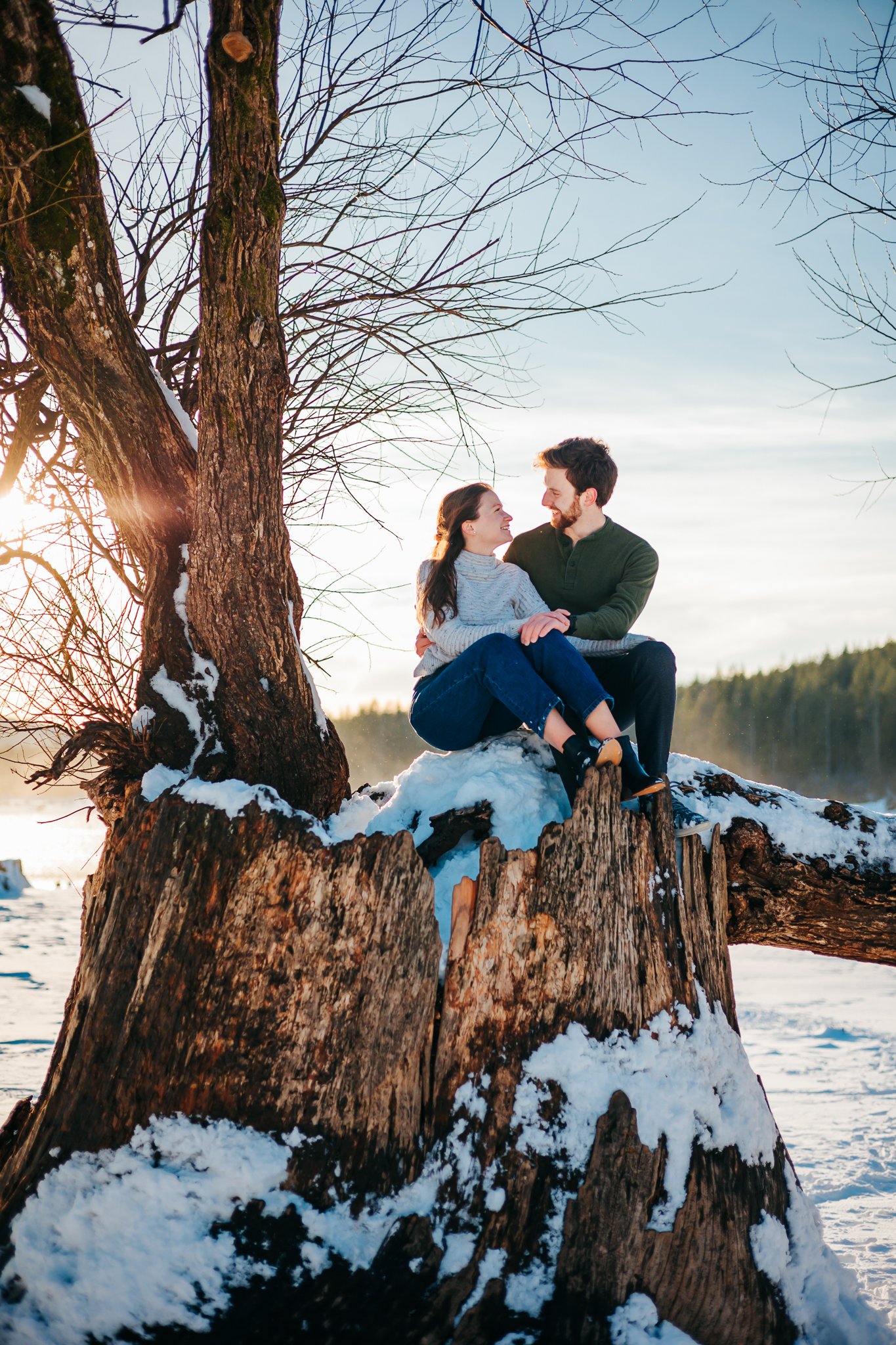 Rattlesnake Lake Engagement Photos in the Winter