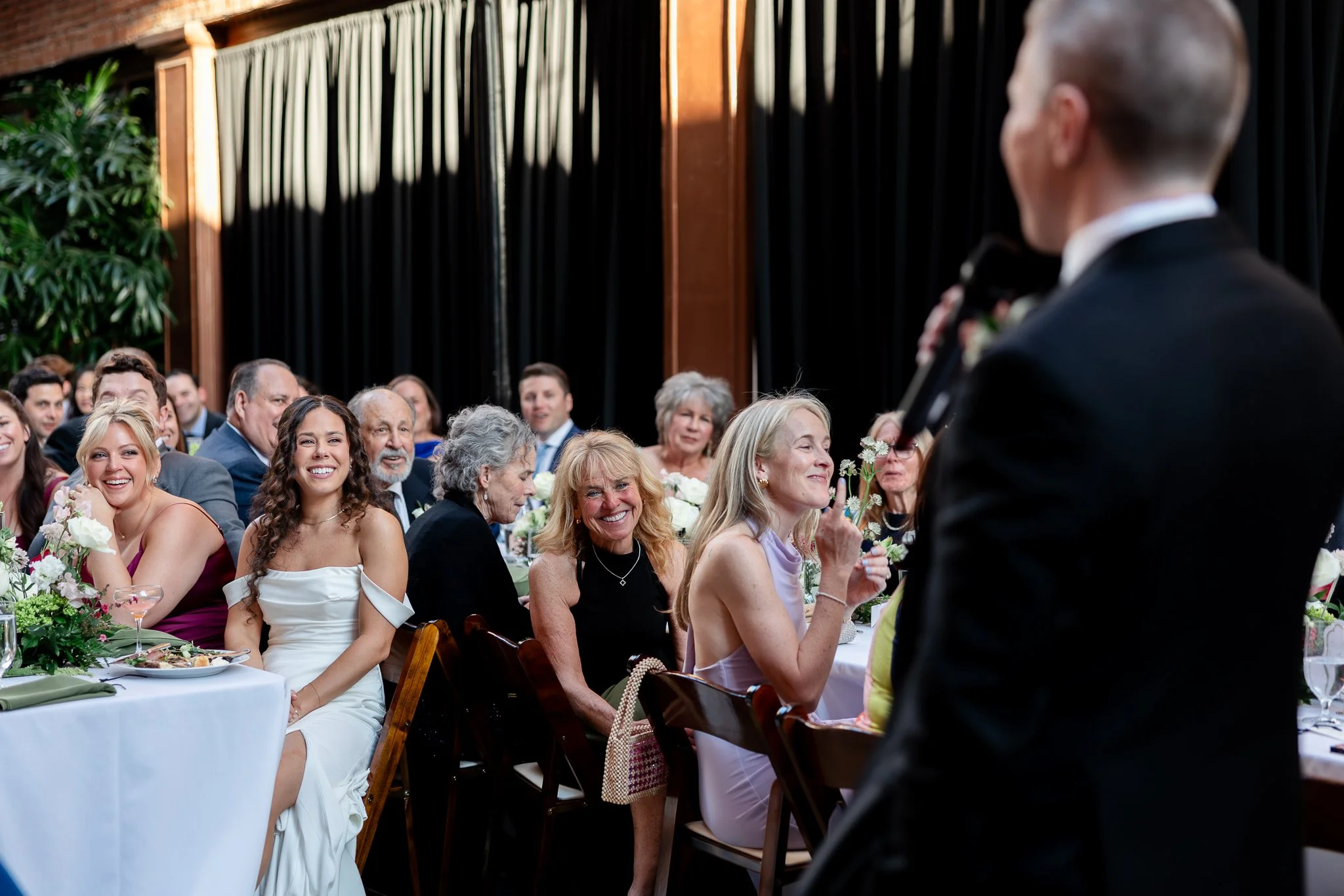 Europa-Court-in-the-Square-Seattle-Wedding-Sarah-Campo-Photography-336.jpg