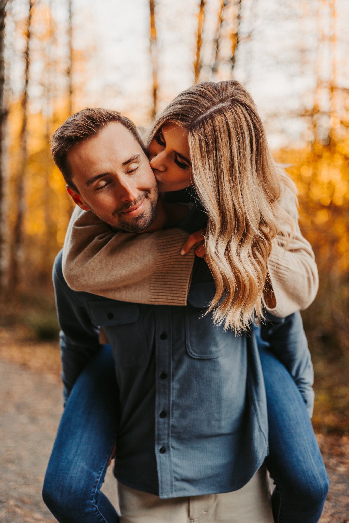 Fall Rattlesnake Lake Engagement Photos