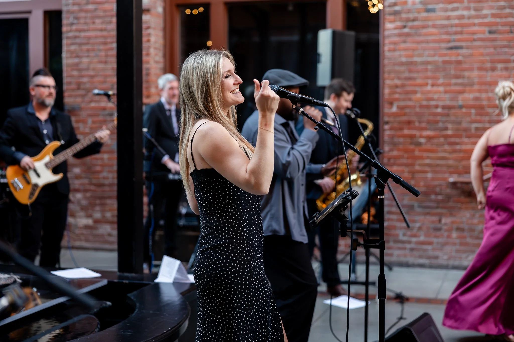 Europa-Court-in-the-Square-Seattle-Wedding-Sarah-Campo-Photography-406.jpg