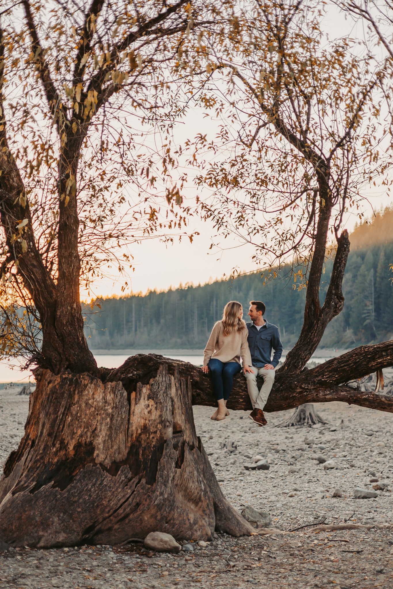 Fall Rattlesnake Lake Engagement Photos