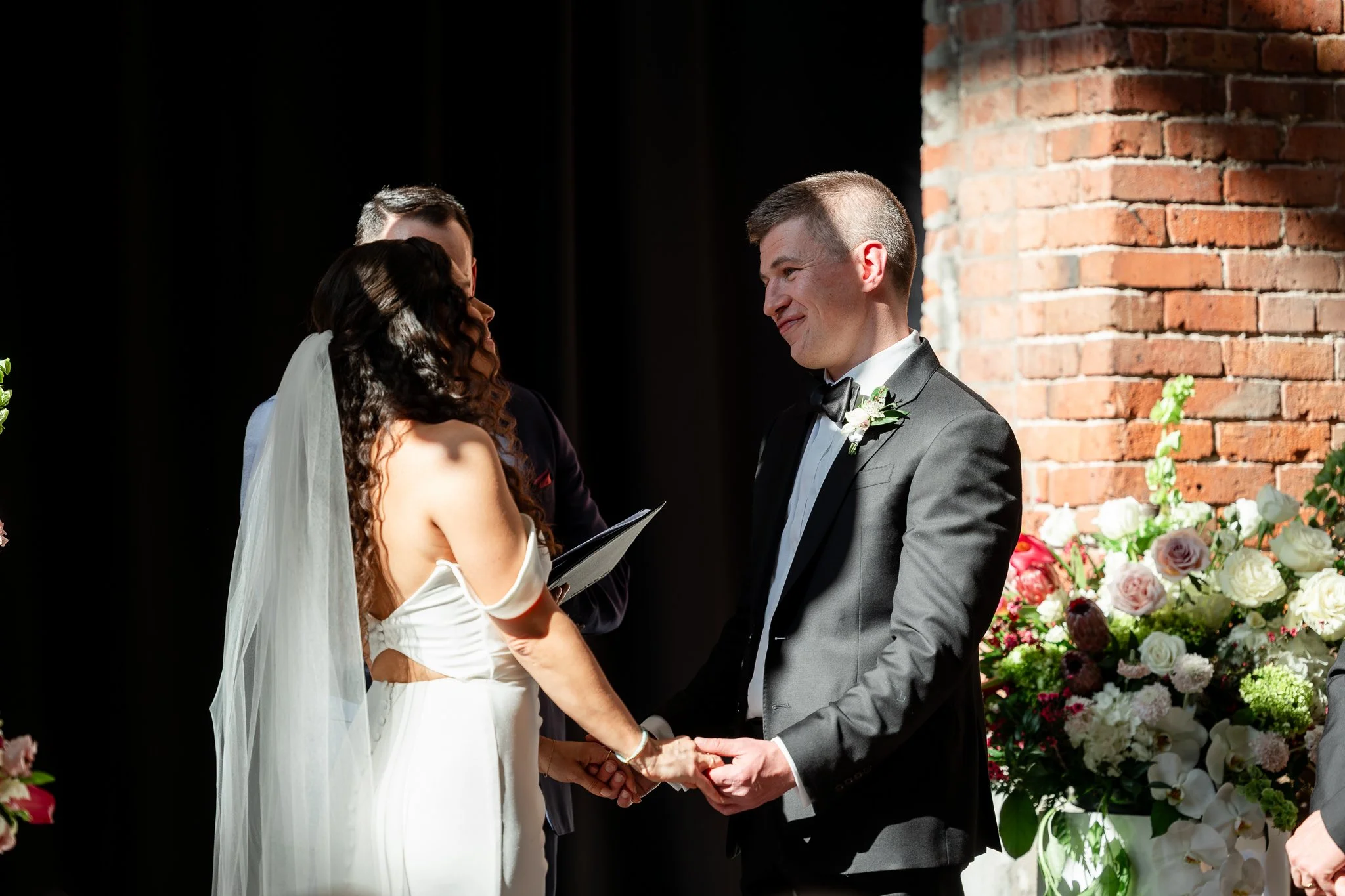 Europa-Court-in-the-Square-Seattle-Wedding-Sarah-Campo-Photography-203.jpg