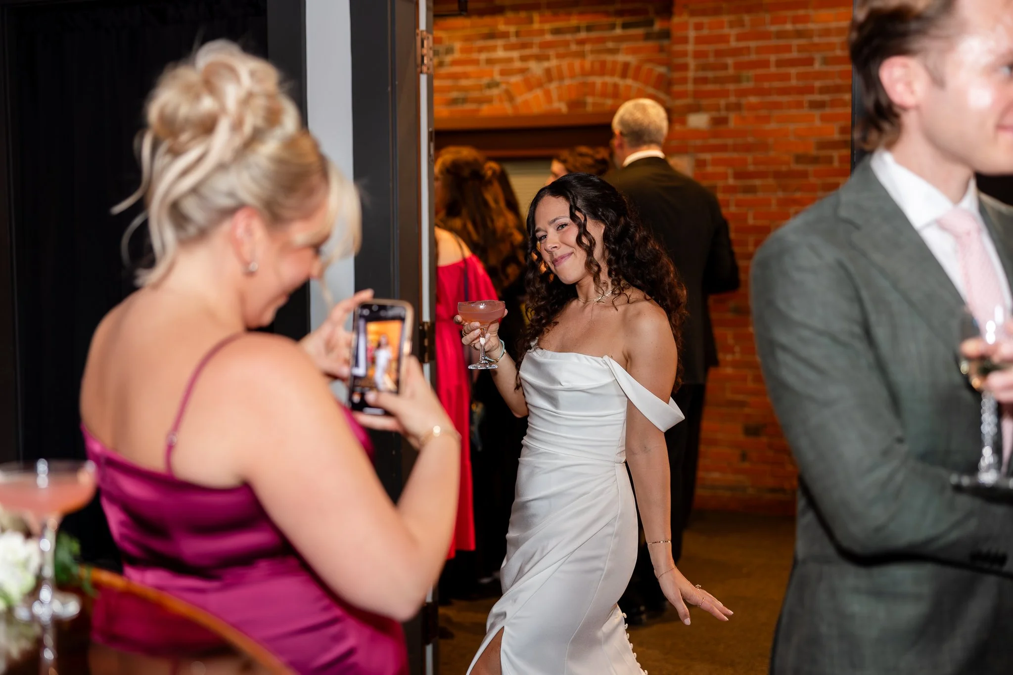 Europa-Court-in-the-Square-Seattle-Wedding-Sarah-Campo-Photography-271.jpg