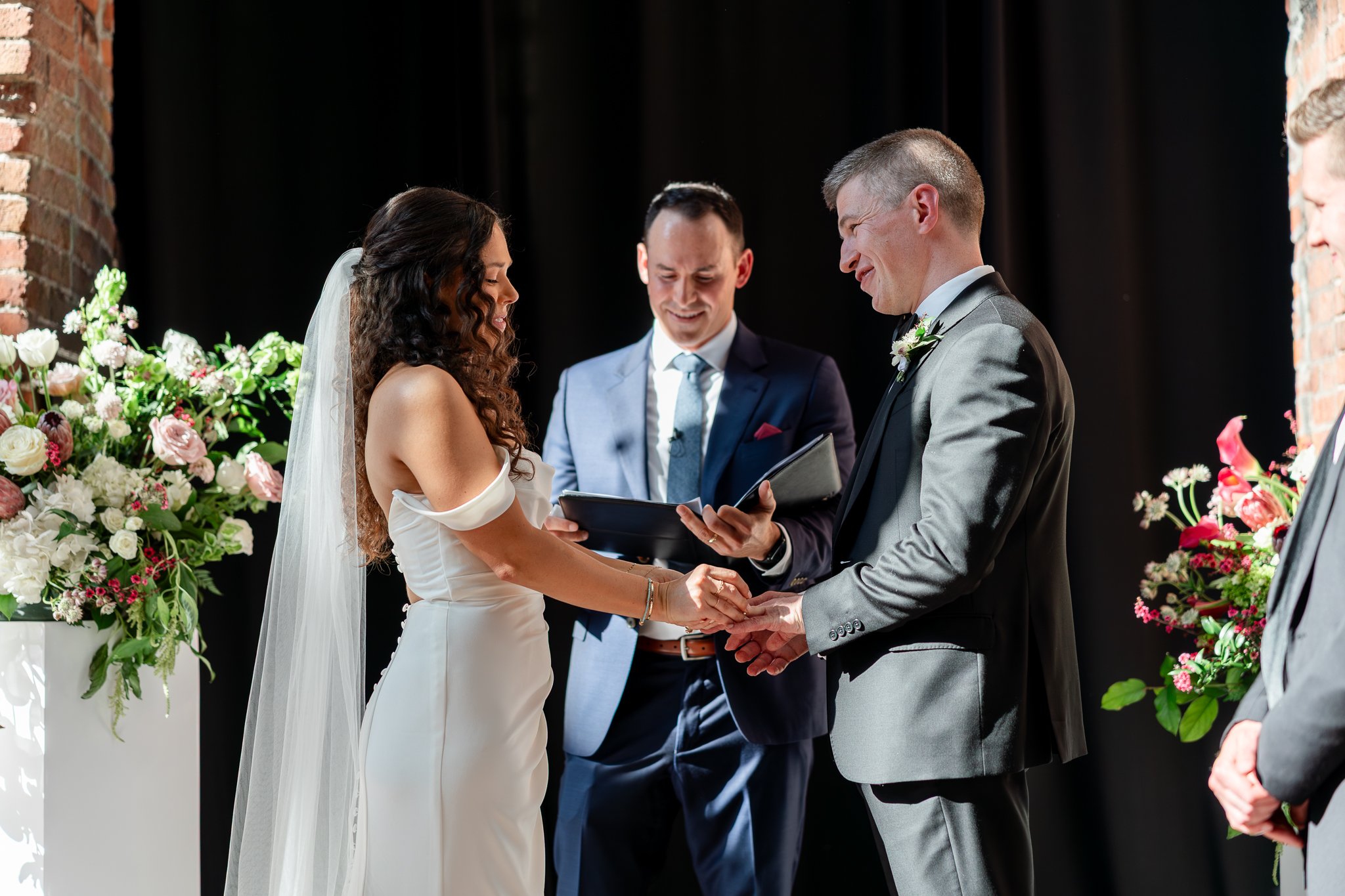 Europa-Court-in-the-Square-Seattle-Wedding-Sarah-Campo-Photography-221.jpg